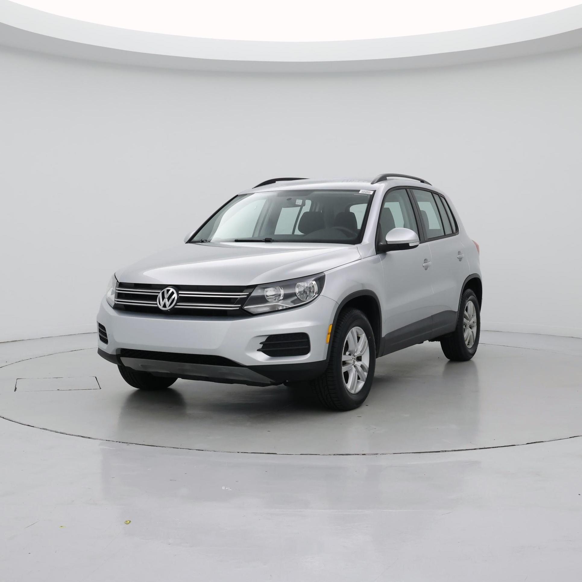 Thumbnail: 2015 Volkswagen Tiguan - 4