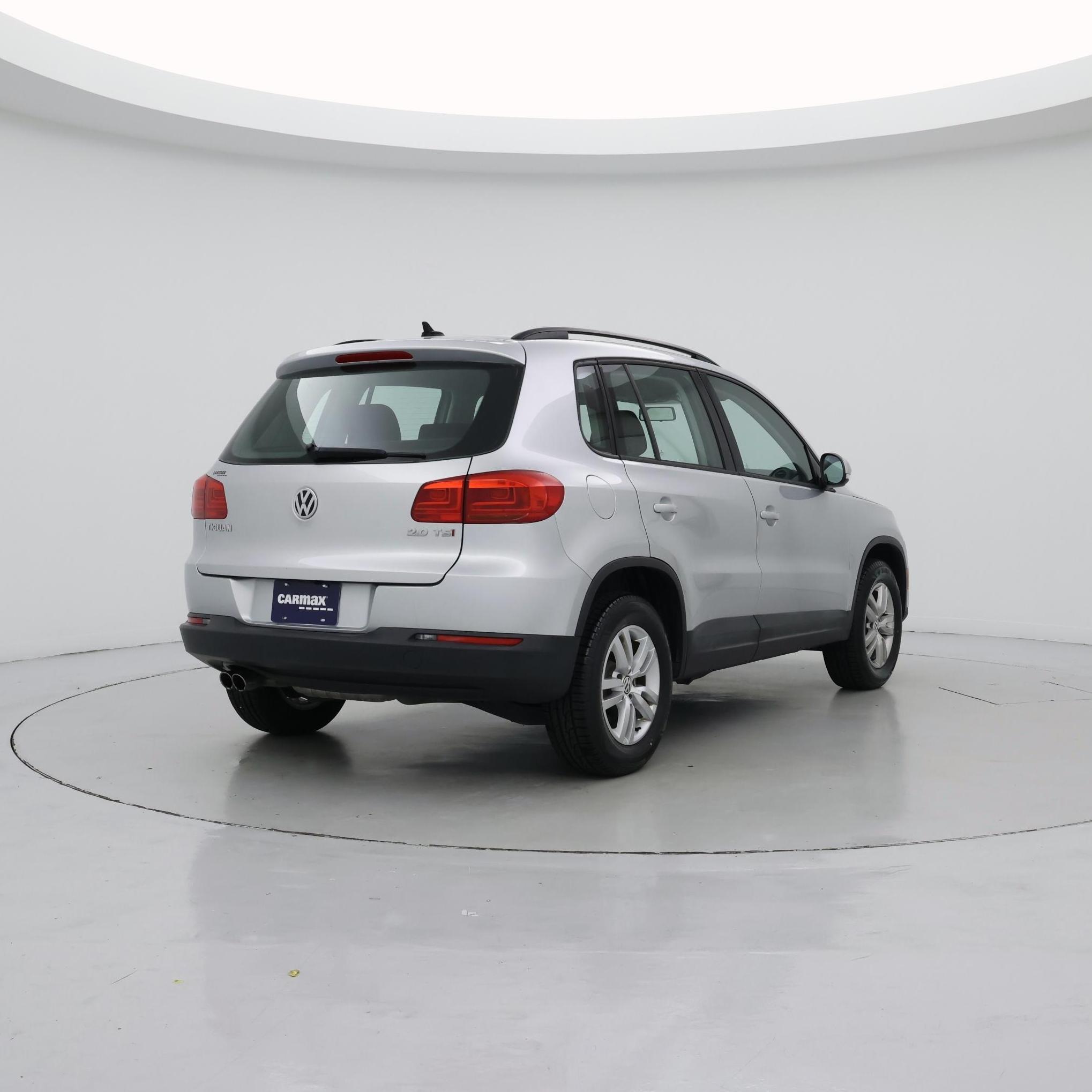 Thumbnail: 2015 Volkswagen Tiguan - 8