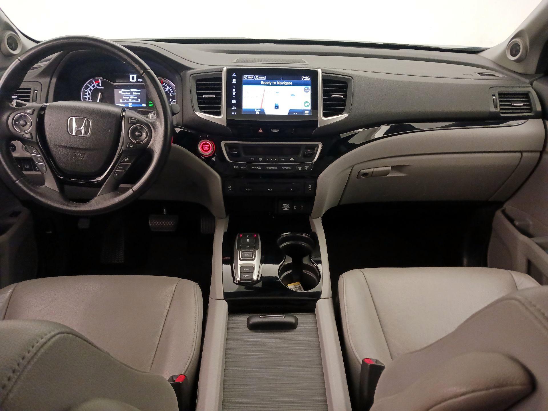 Thumbnail: 2017 Honda Pilot - 9