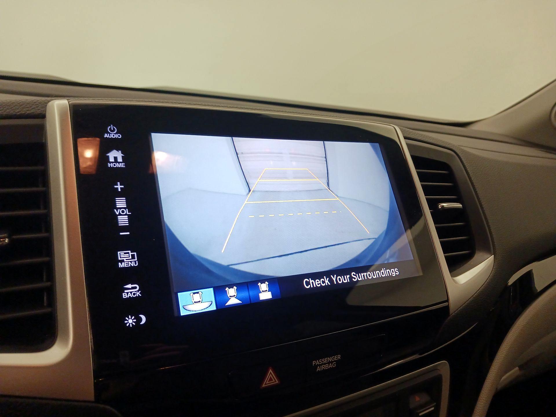 Thumbnail: 2017 Honda Pilot - 15