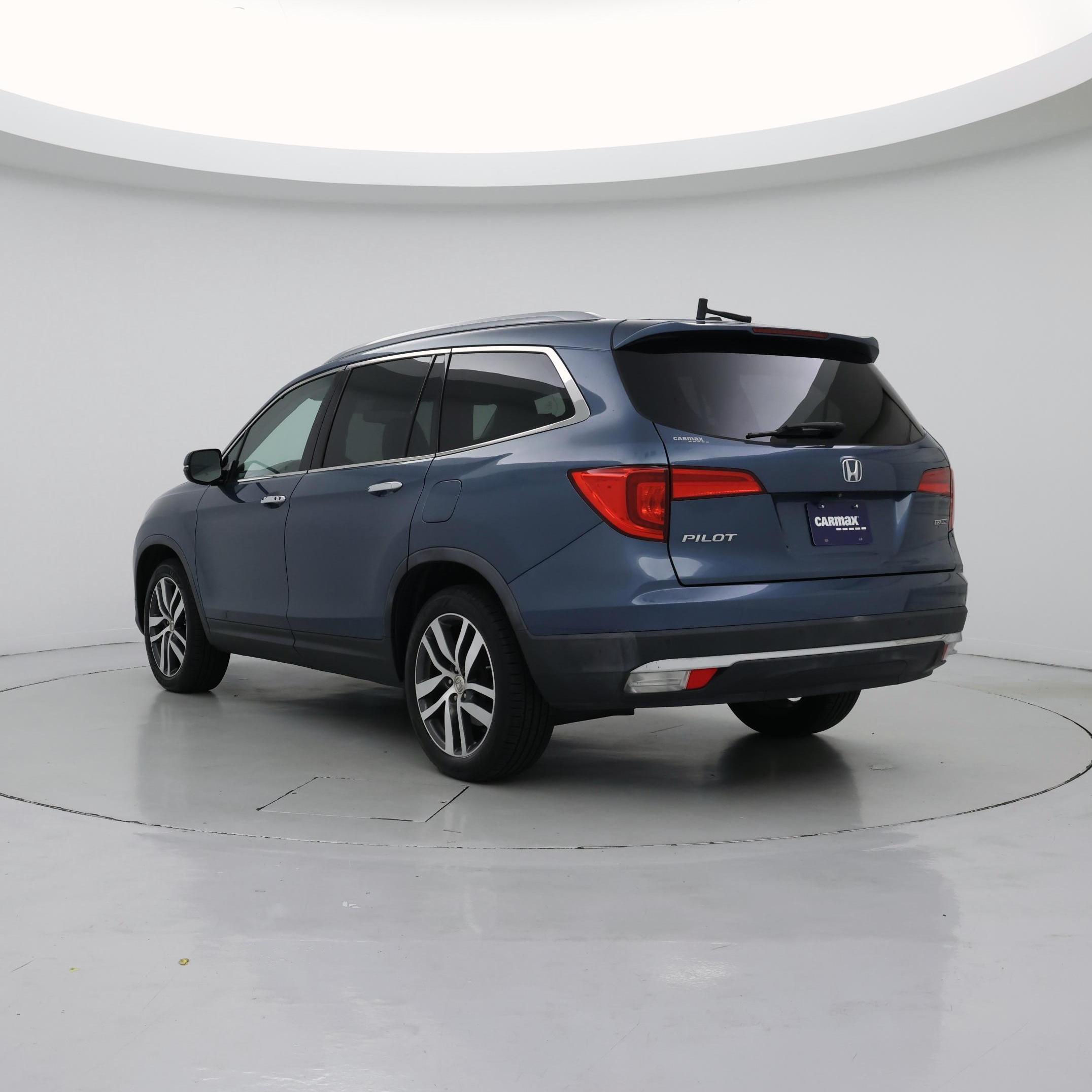 Thumbnail: 2017 Honda Pilot - 2