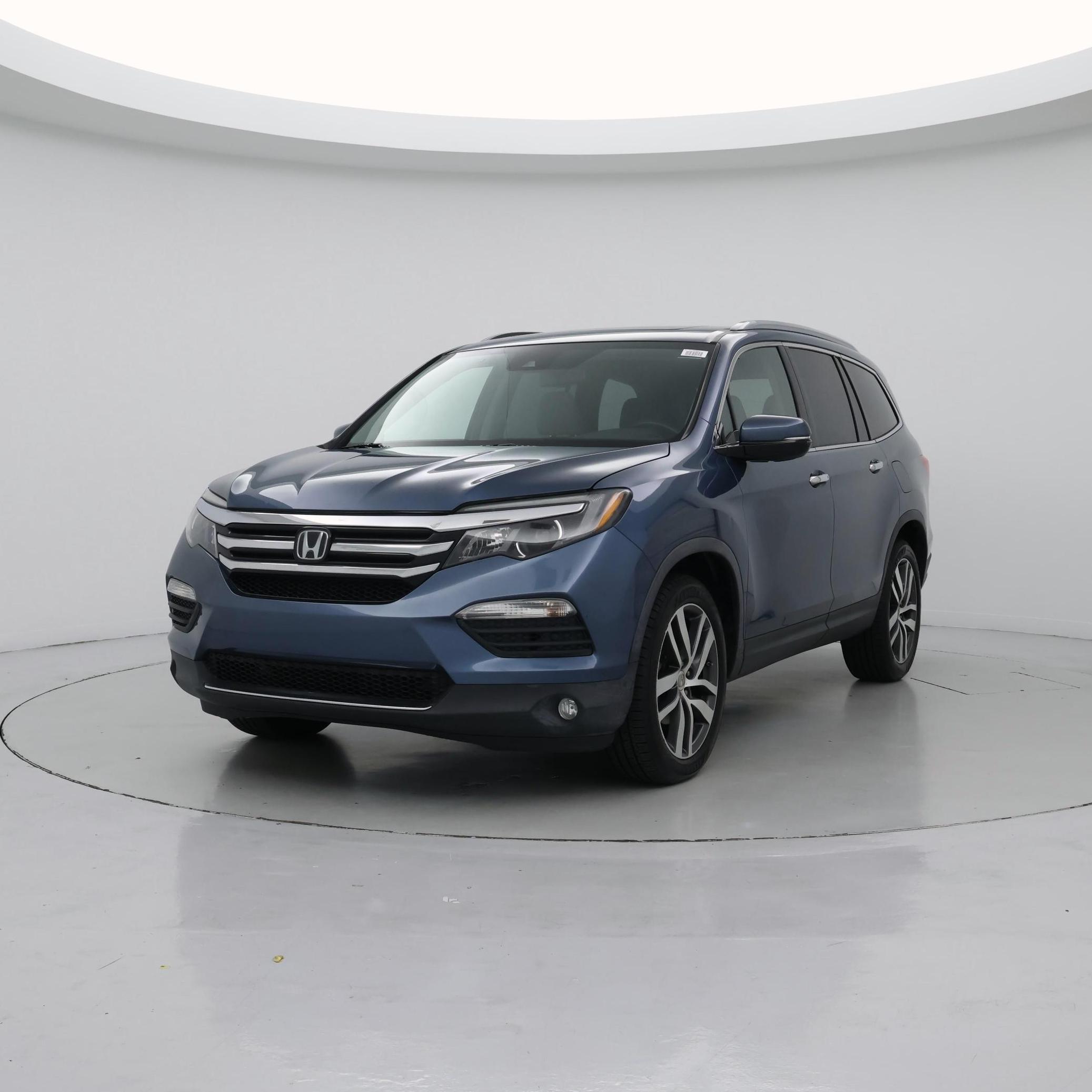 Thumbnail: 2017 Honda Pilot - 4