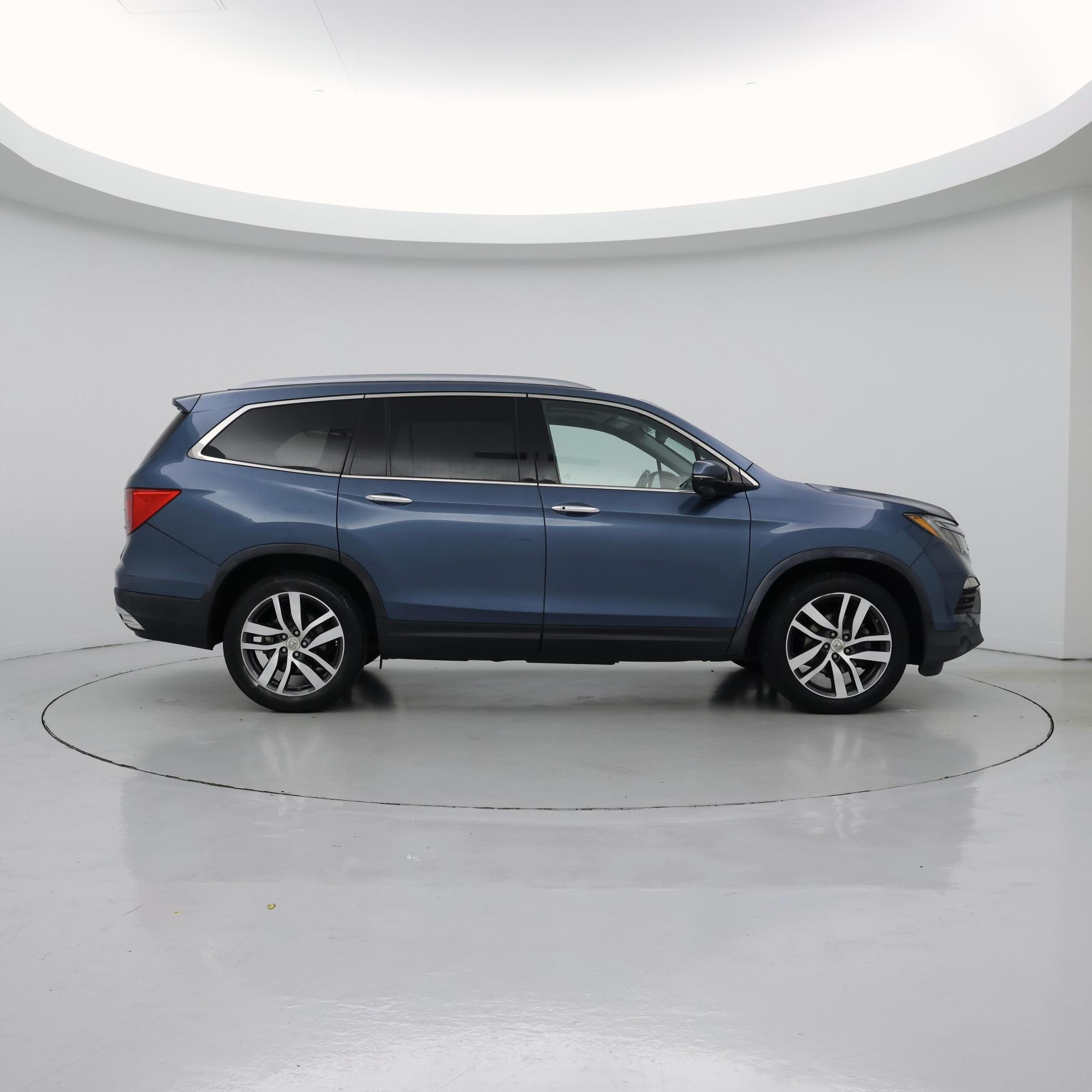 Thumbnail: 2017 Honda Pilot - 7