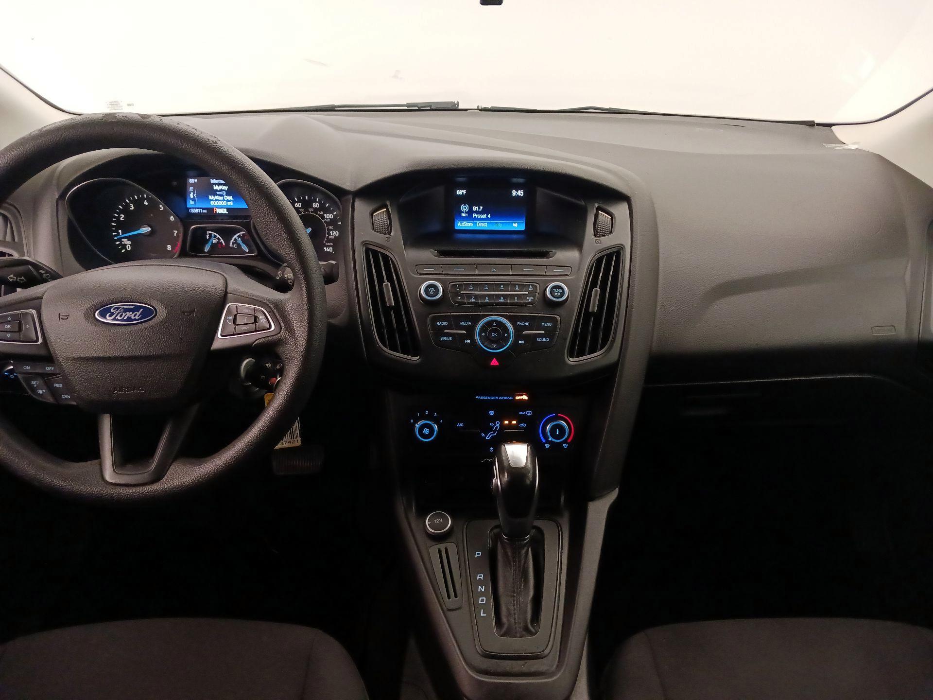 Thumbnail: 2016 Ford Focus - 9