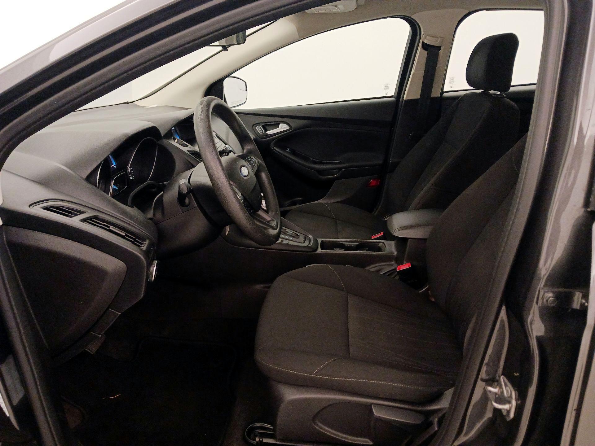 Thumbnail: 2016 Ford Focus - 11