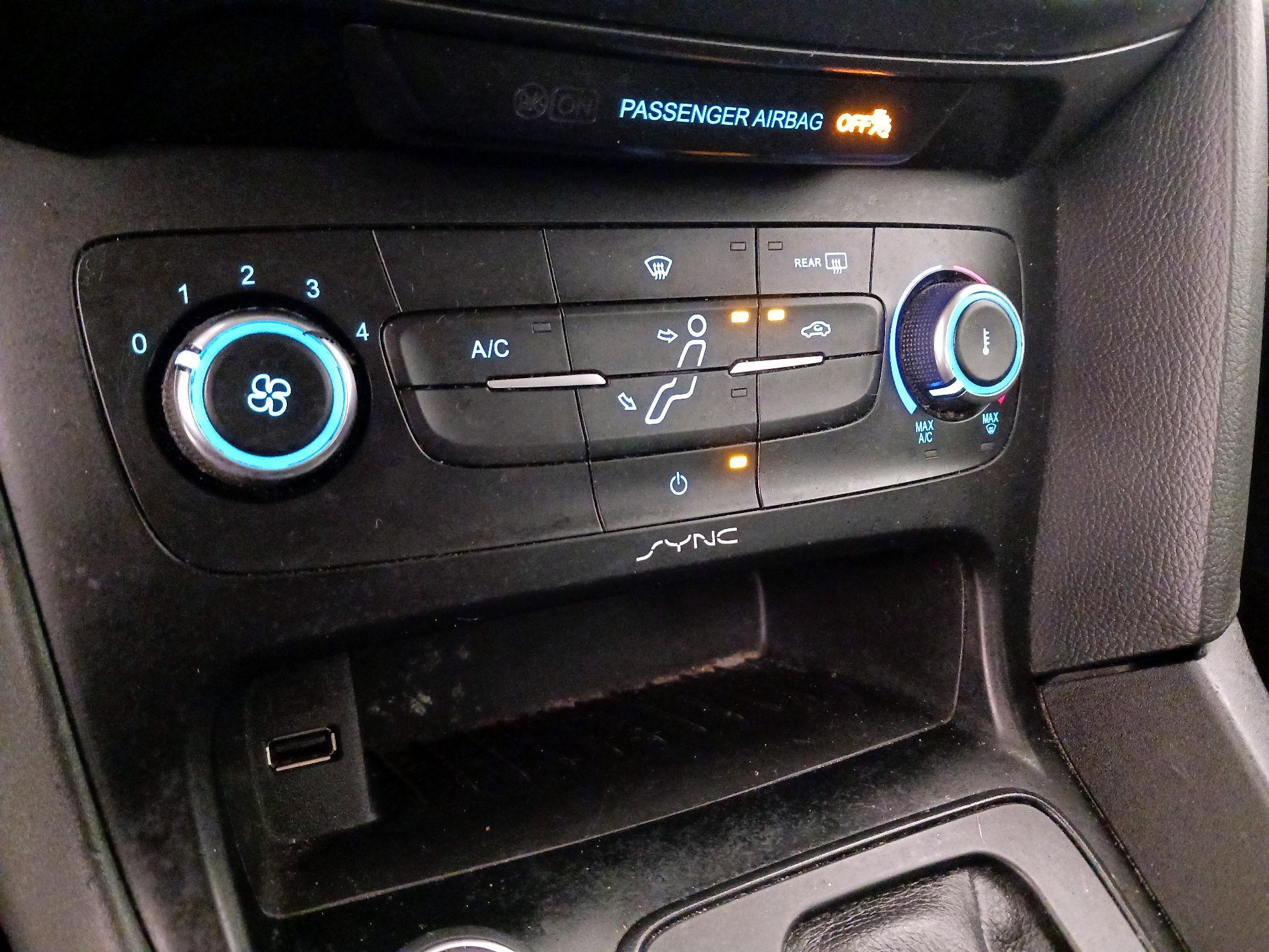 Thumbnail: 2016 Ford Focus - 16