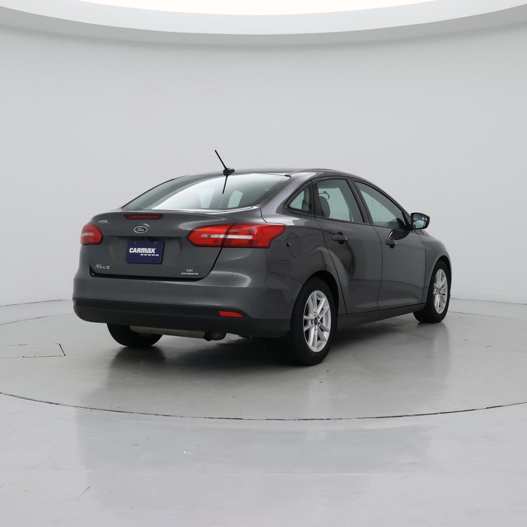 Thumbnail: 2016 Ford Focus - 8