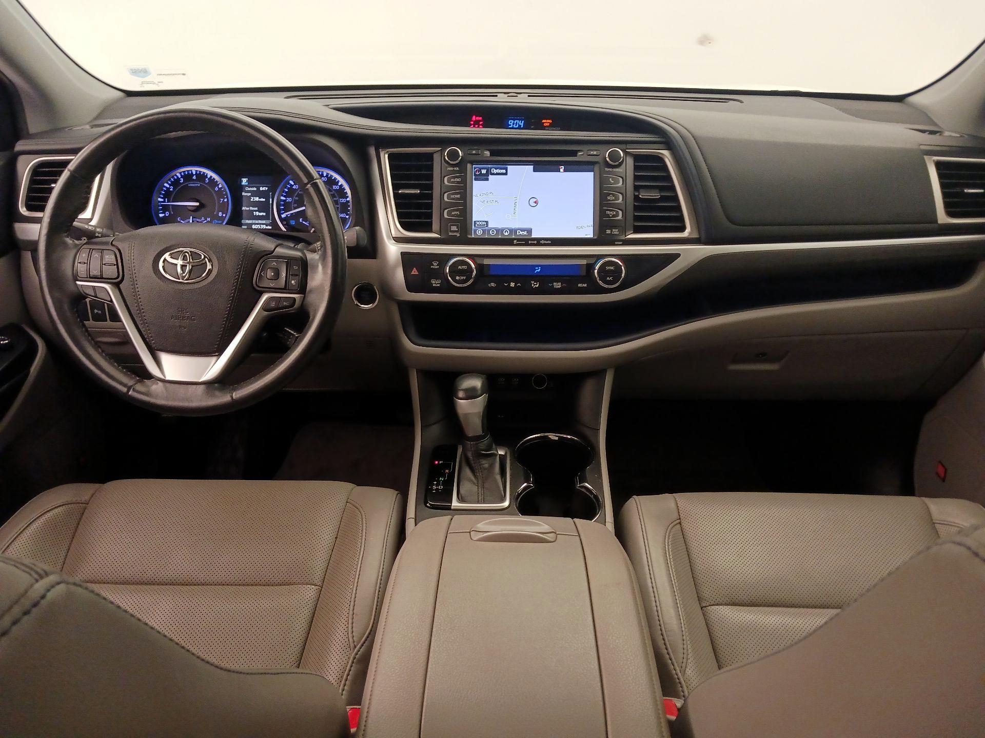 Thumbnail: 2019 Toyota Highlander - 9