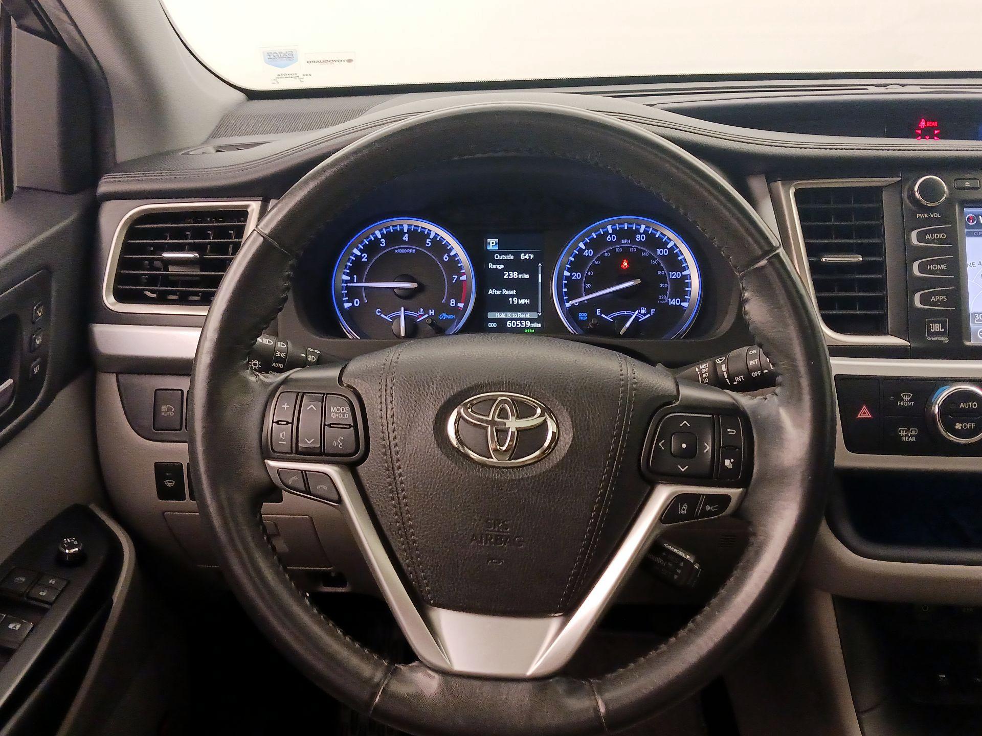 Thumbnail: 2019 Toyota Highlander - 10