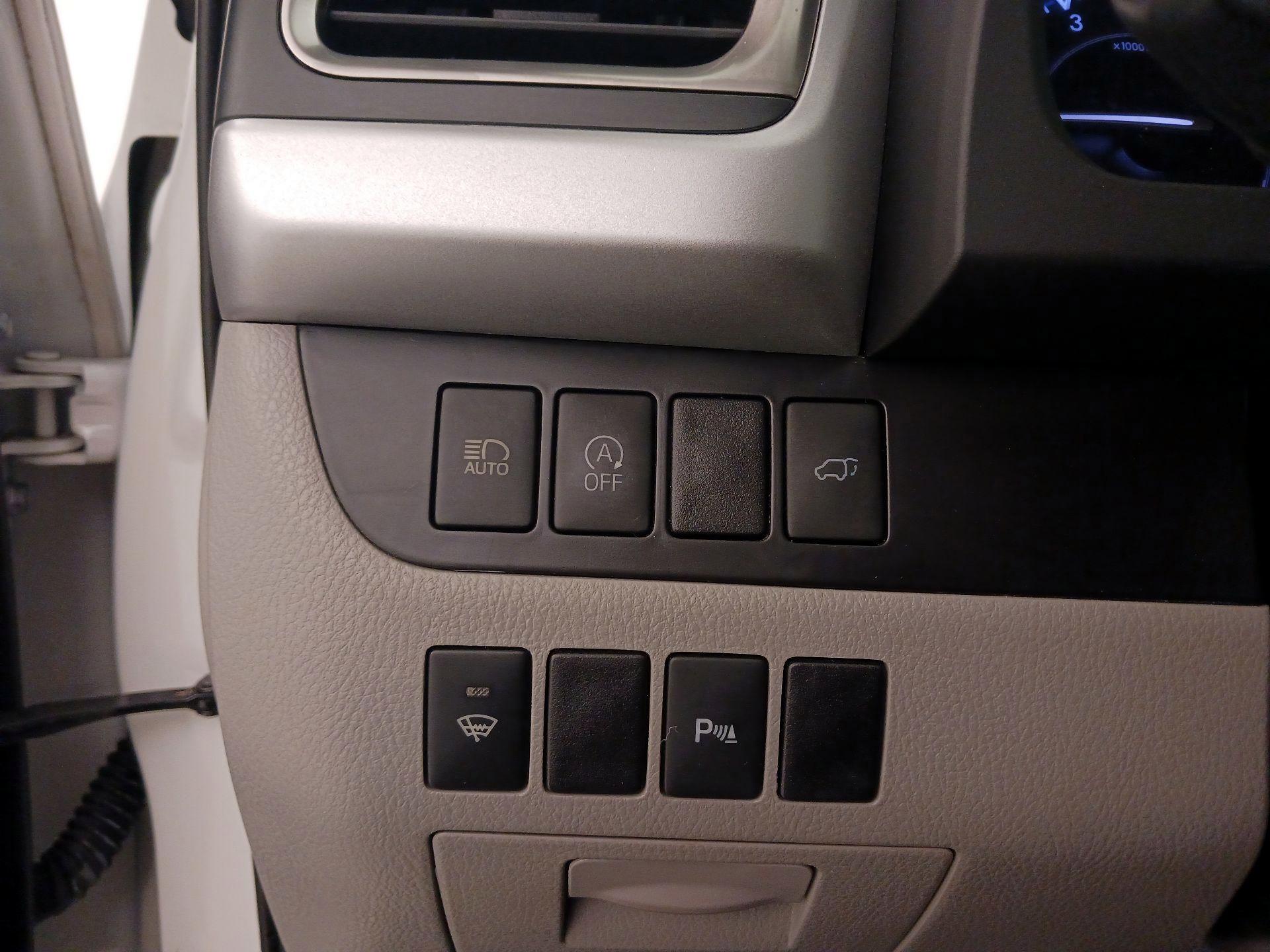 Thumbnail: 2019 Toyota Highlander - 13