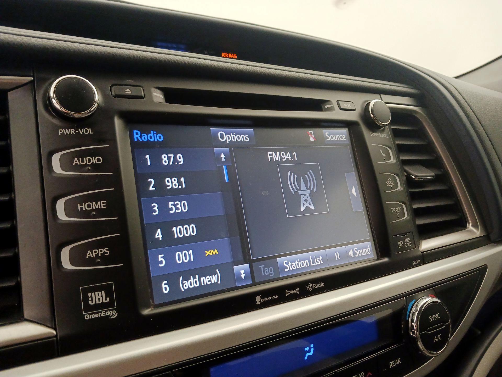 Thumbnail: 2019 Toyota Highlander - 16