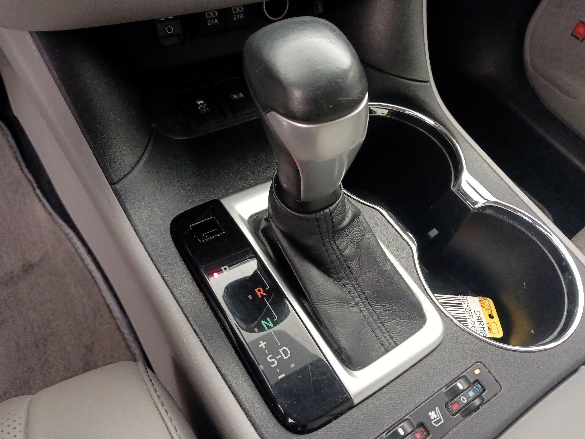 Thumbnail: 2019 Toyota Highlander - 18
