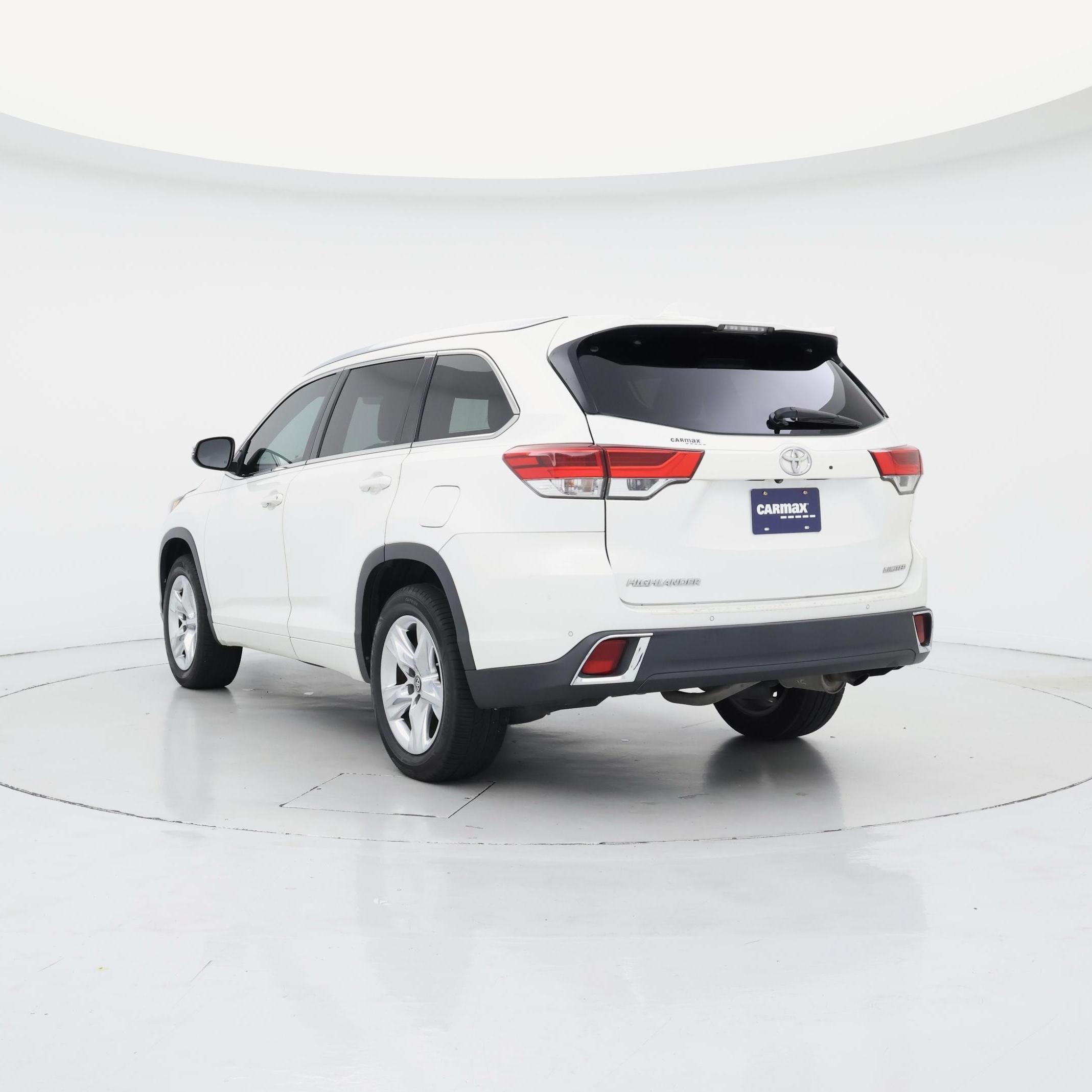 Thumbnail: 2019 Toyota Highlander - 2