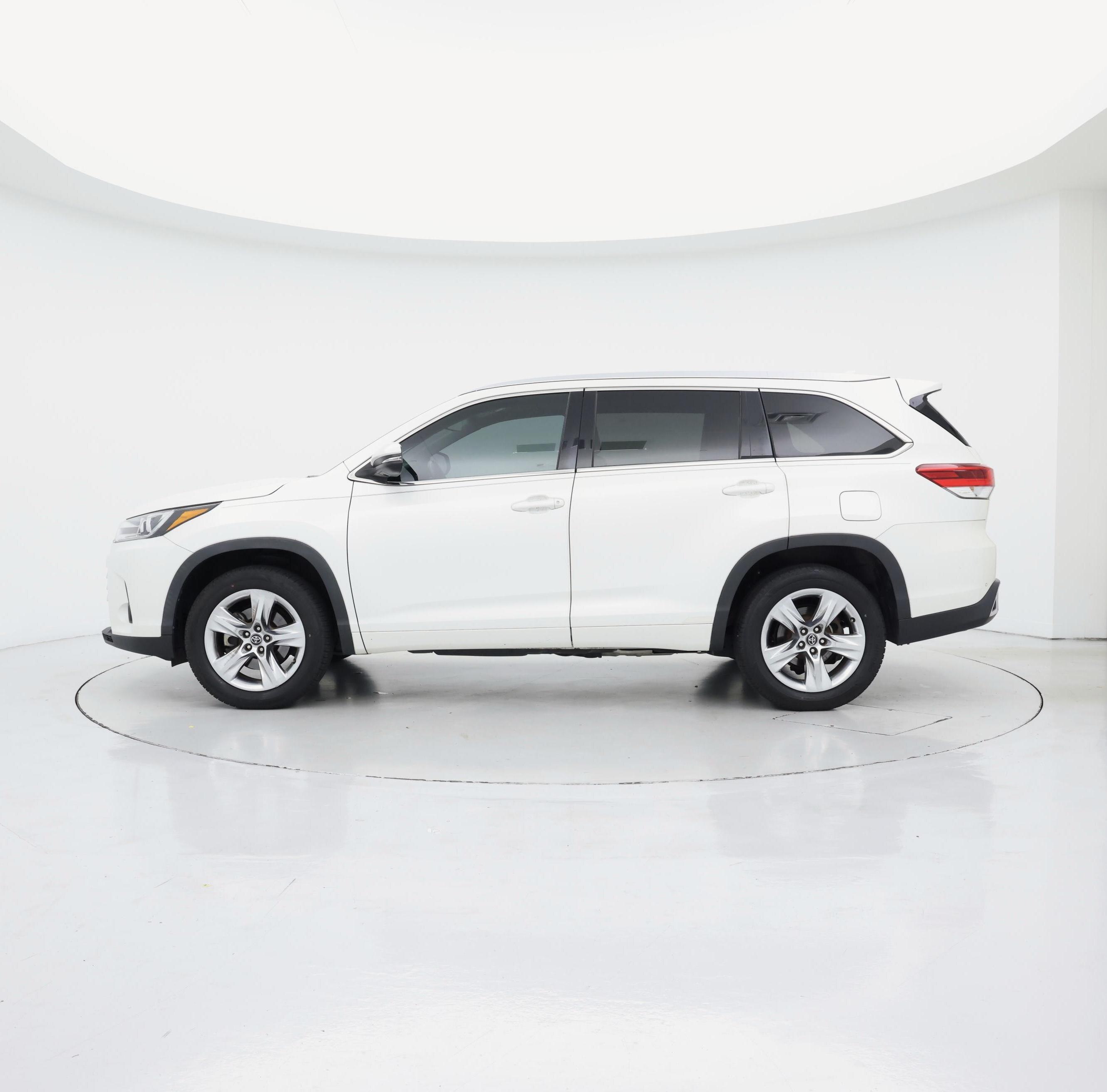 Thumbnail: 2019 Toyota Highlander - 3