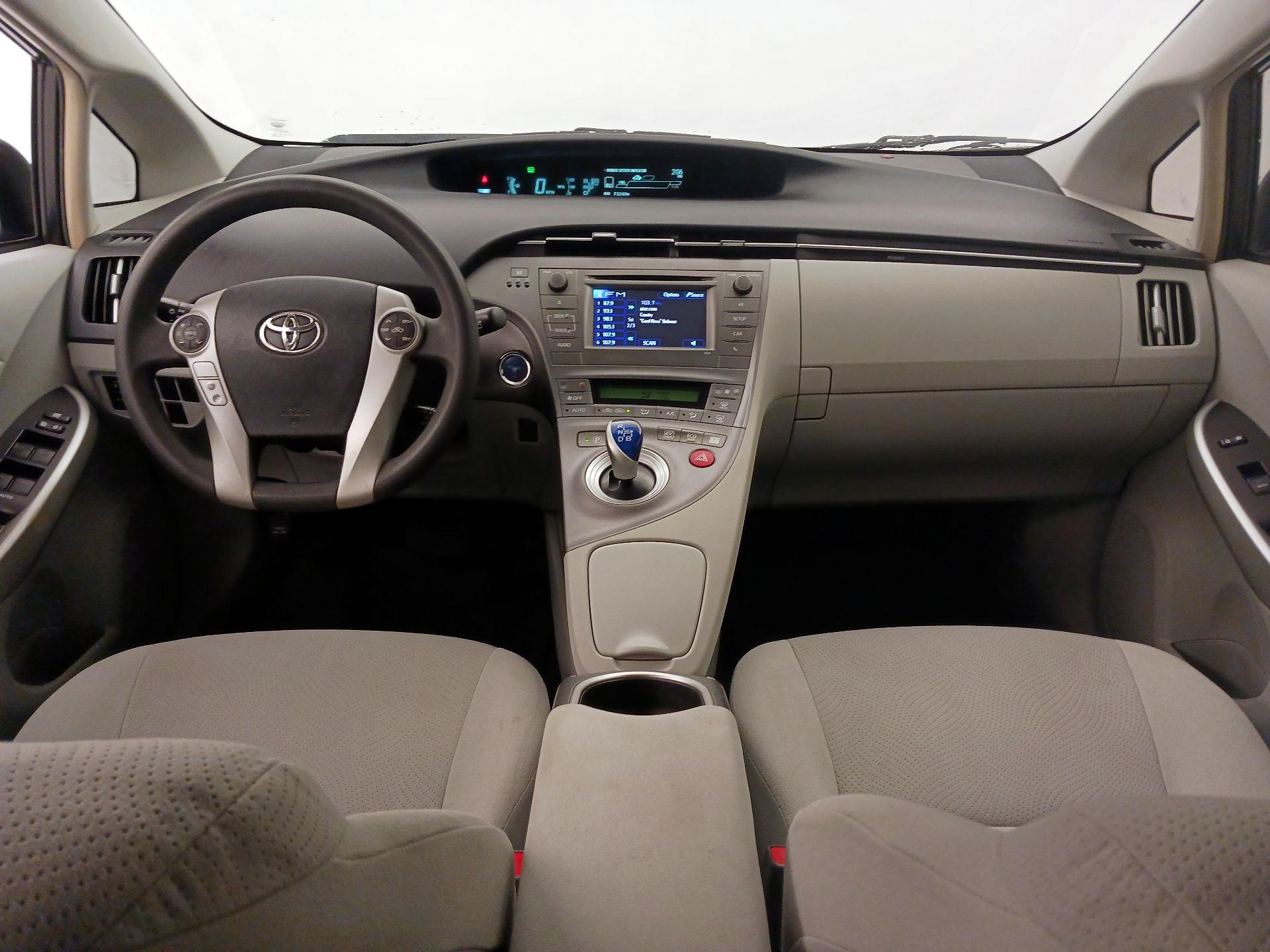 Thumbnail: 2015 Toyota Prius - 9