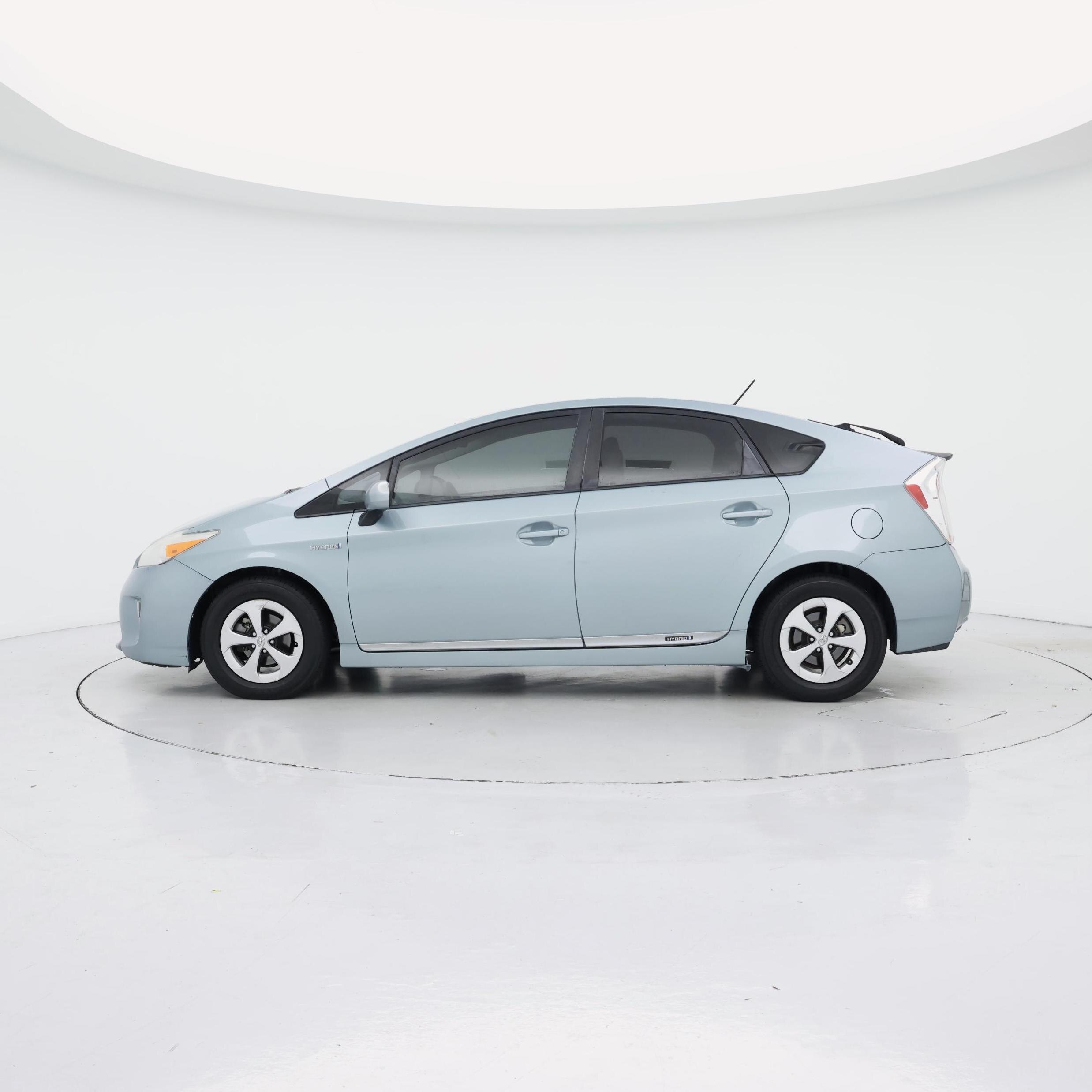 Thumbnail: 2015 Toyota Prius - 3