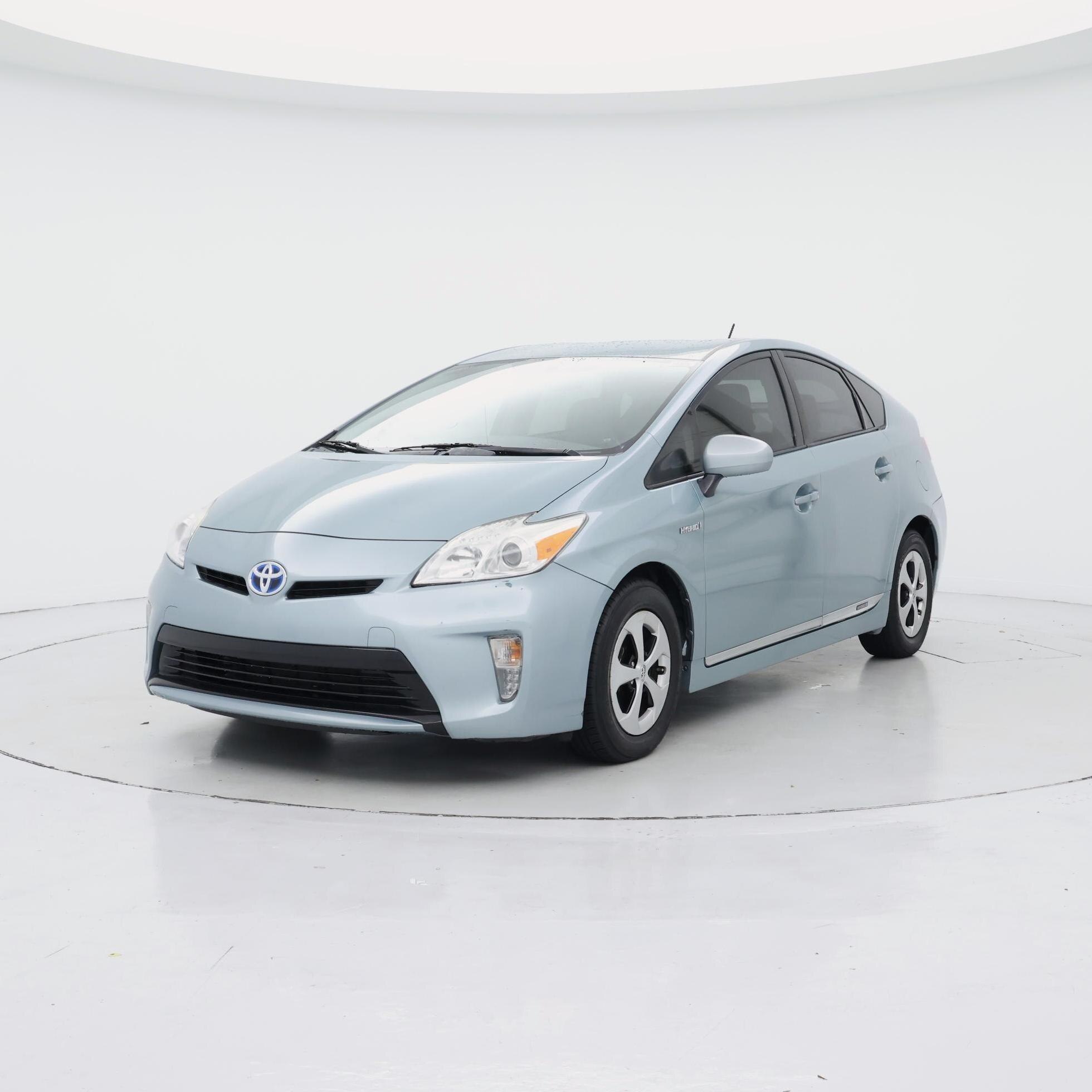 Thumbnail: 2015 Toyota Prius - 4