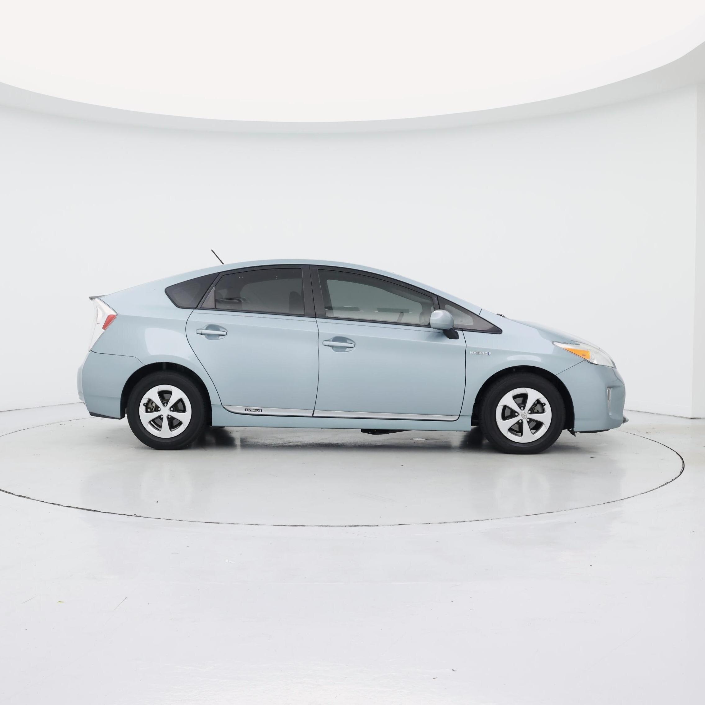 Thumbnail: 2015 Toyota Prius - 7