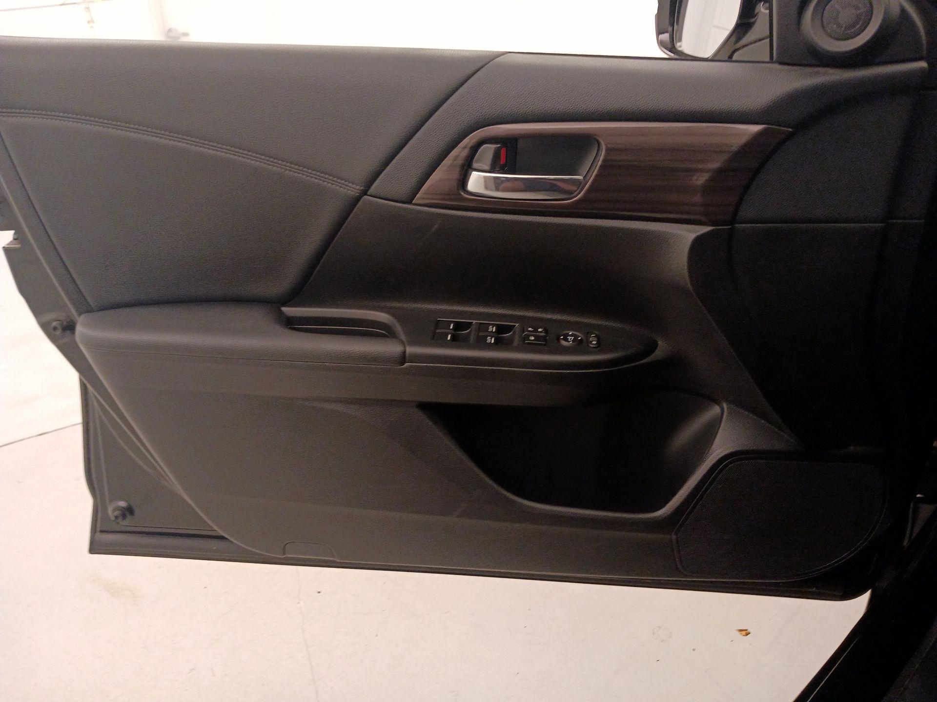 Thumbnail: 2016 Honda Accord - 12