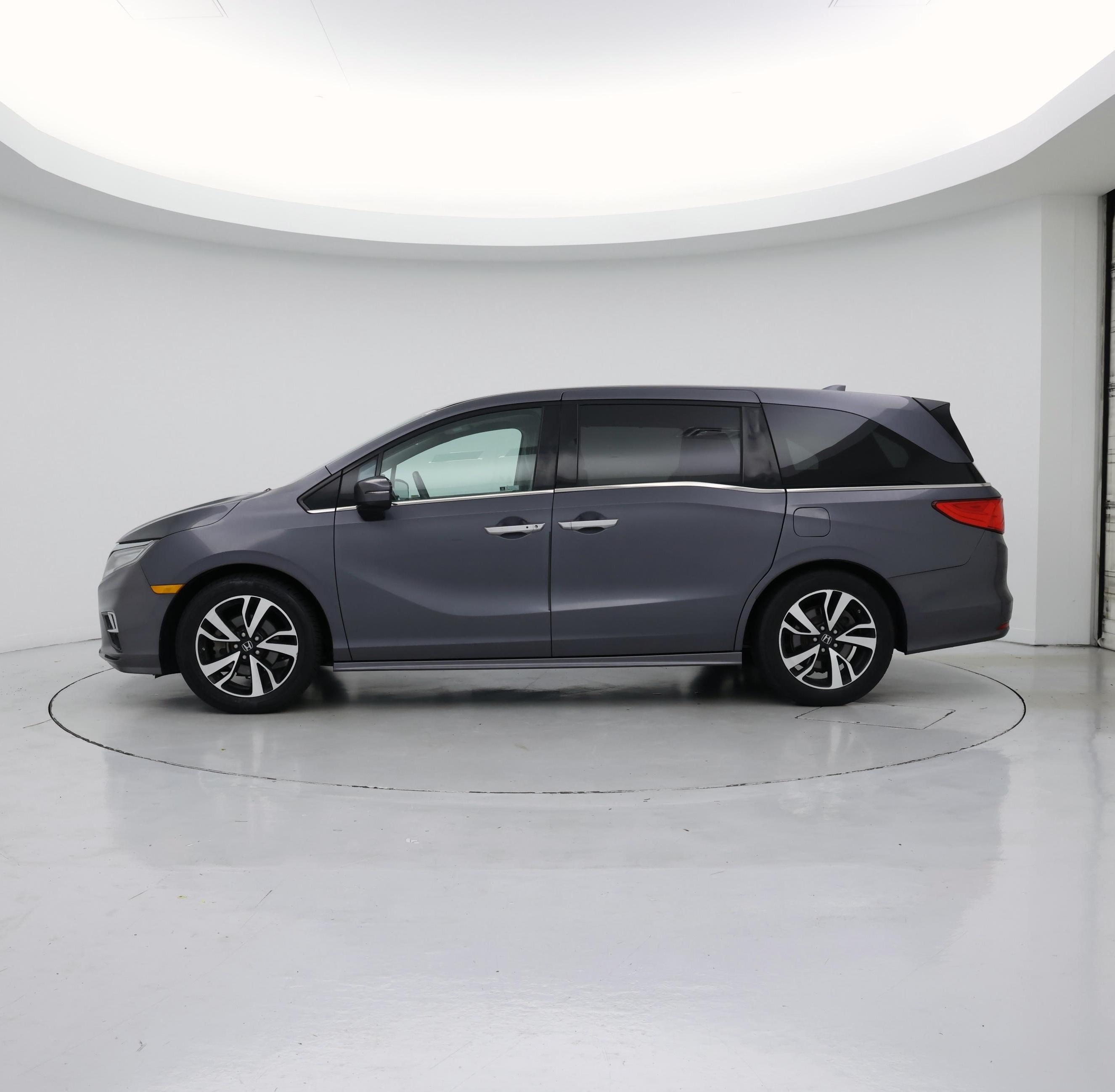 Thumbnail: 2018 Honda Odyssey - 3