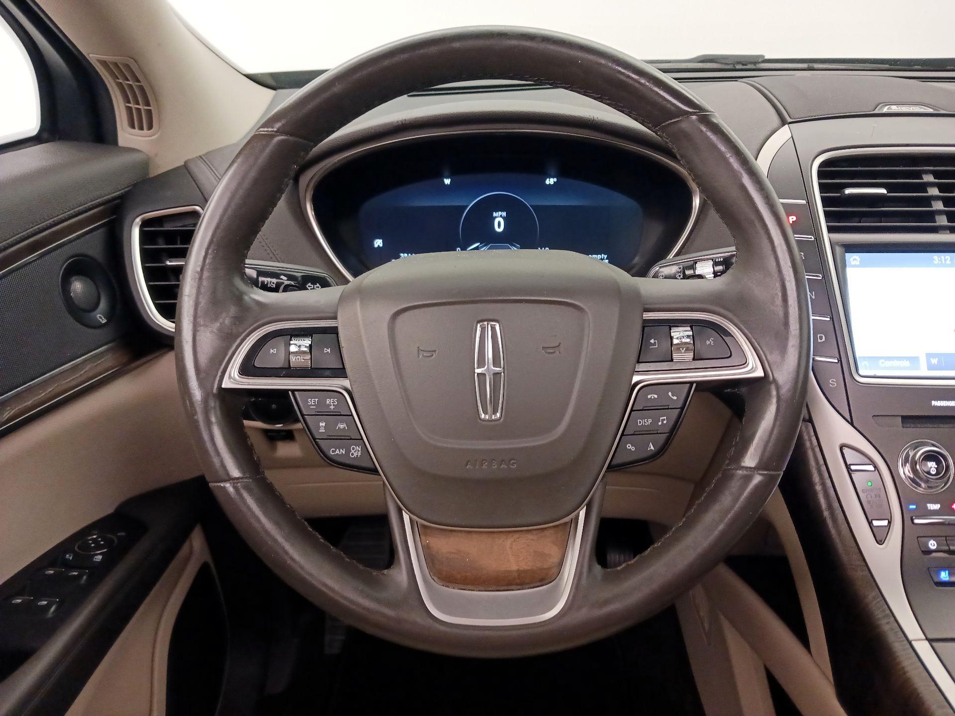 Thumbnail: 2020 Lincoln Nautilus - 10