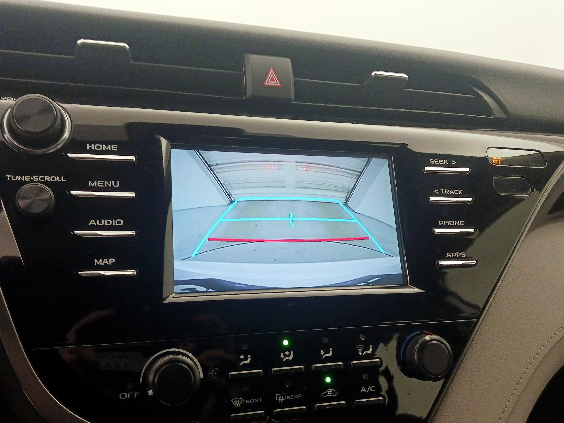 Thumbnail: 2019 Toyota Camry - 14