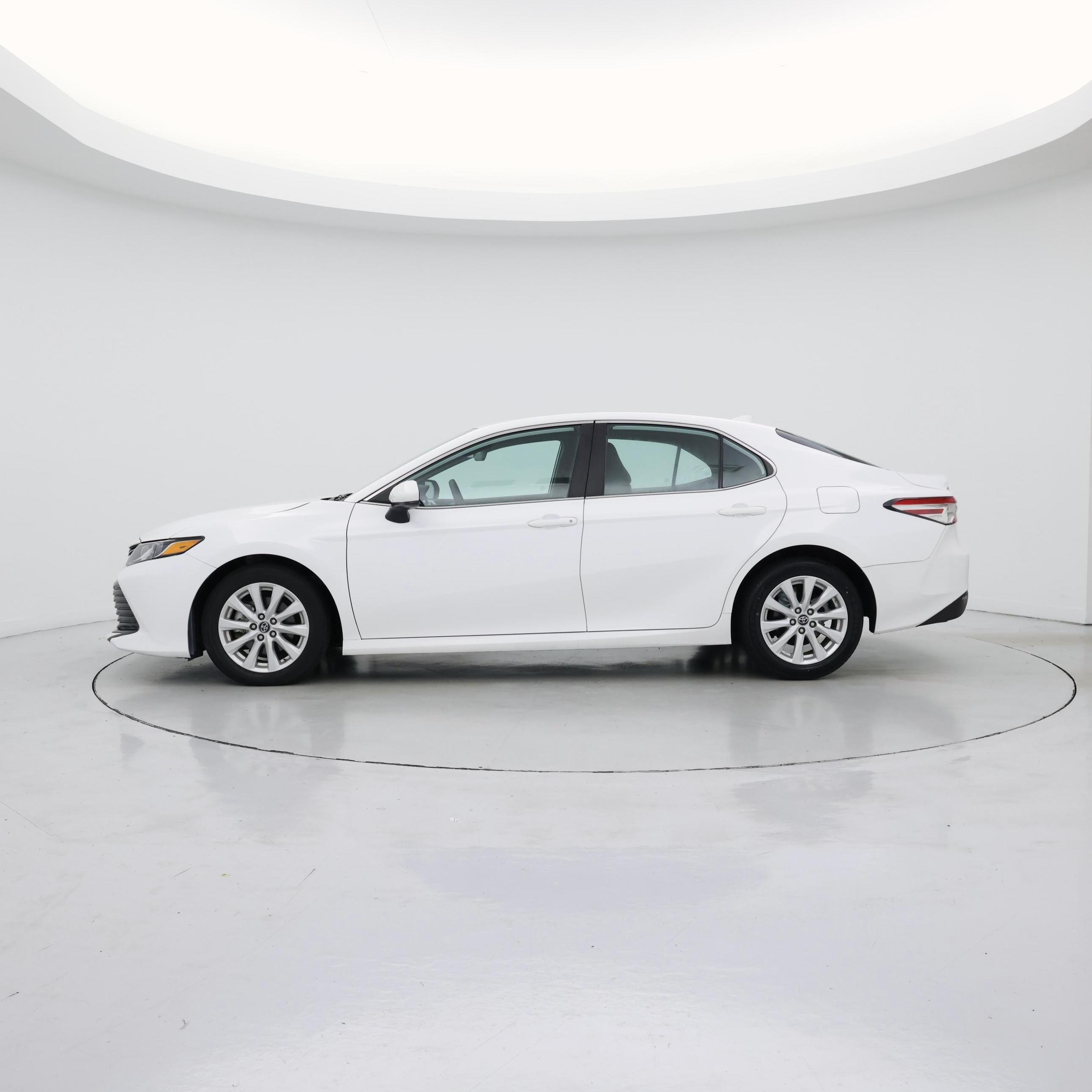 Thumbnail: 2019 Toyota Camry - 3