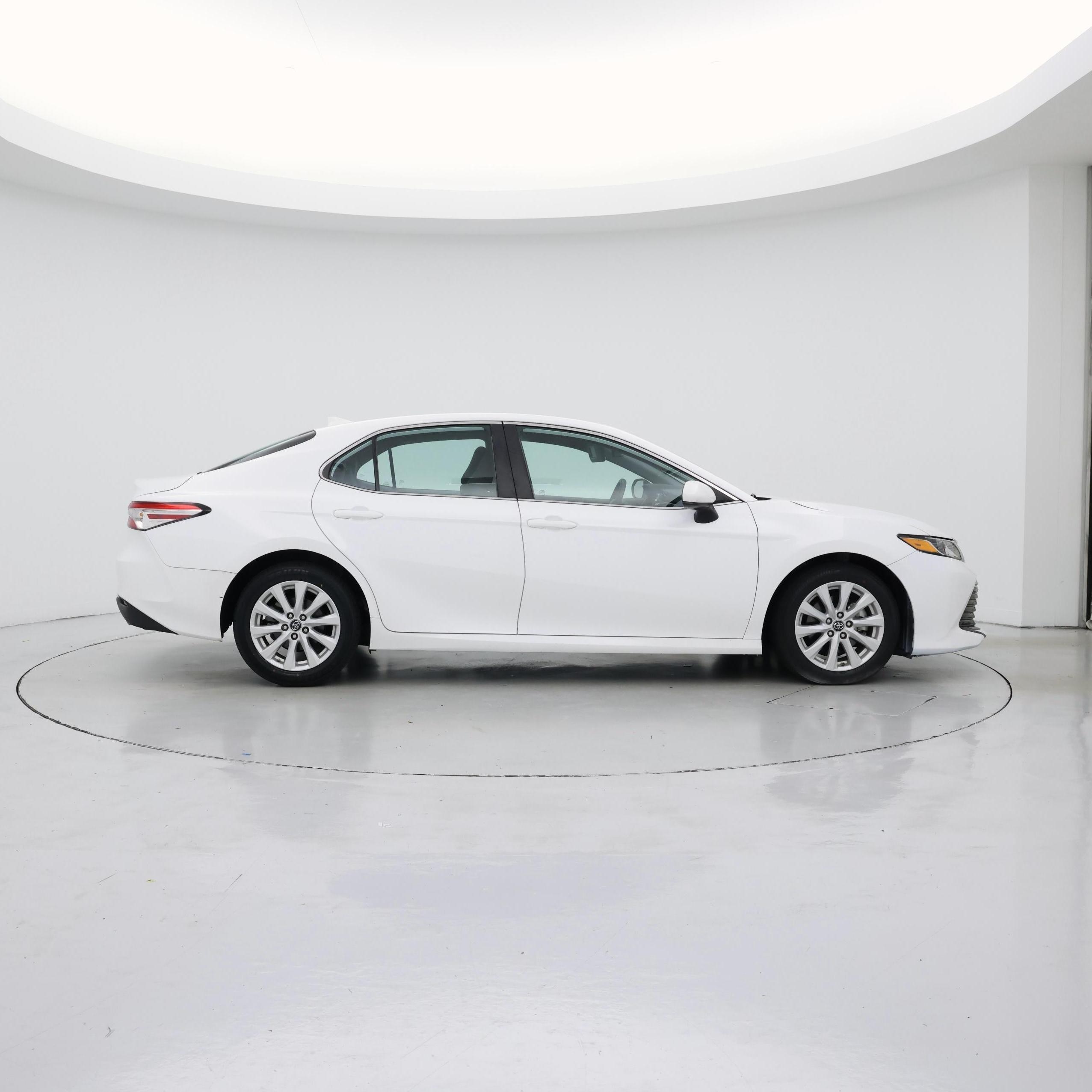 Thumbnail: 2019 Toyota Camry - 7