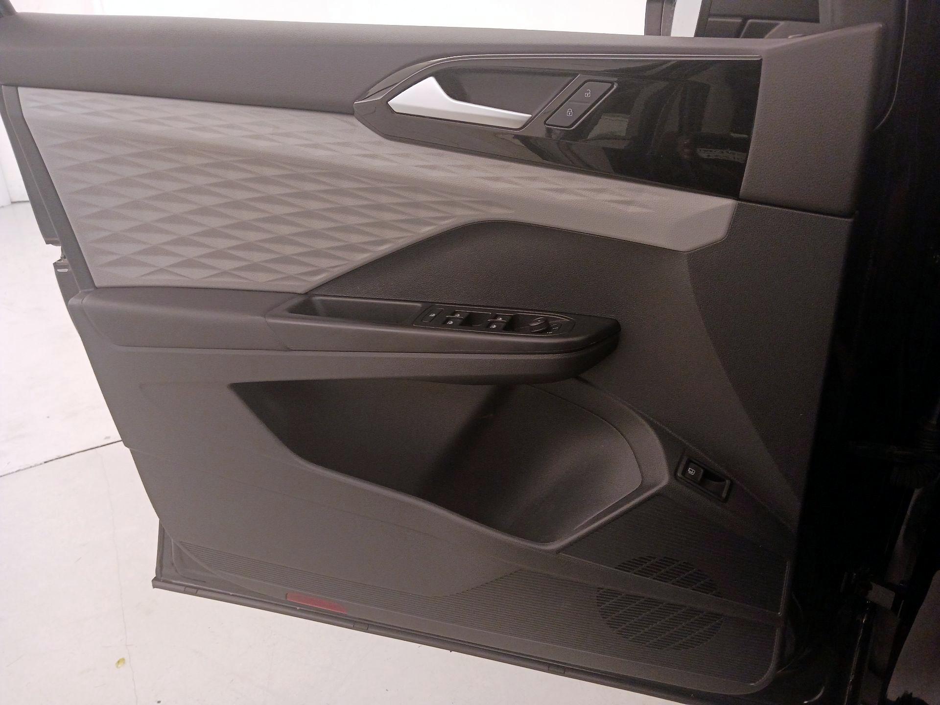 Thumbnail: 2023 Volkswagen Taos - 12
