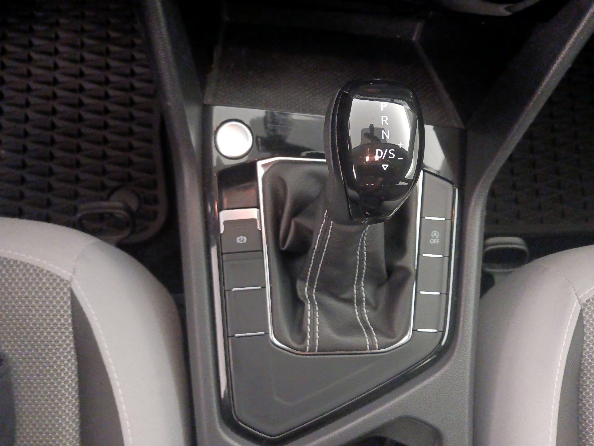 Thumbnail: 2023 Volkswagen Taos - 17