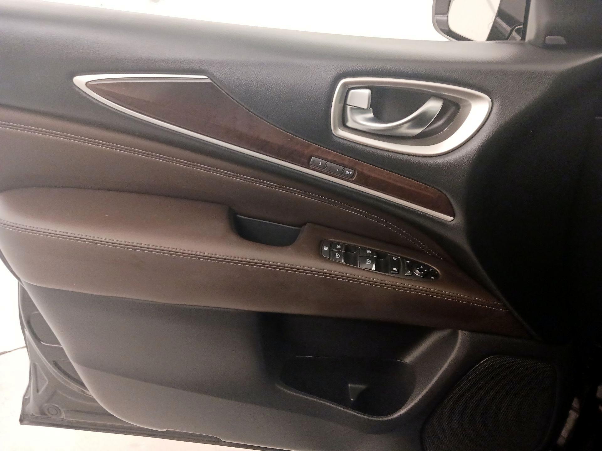 Thumbnail: 2016 INFINITI QX60 - 12