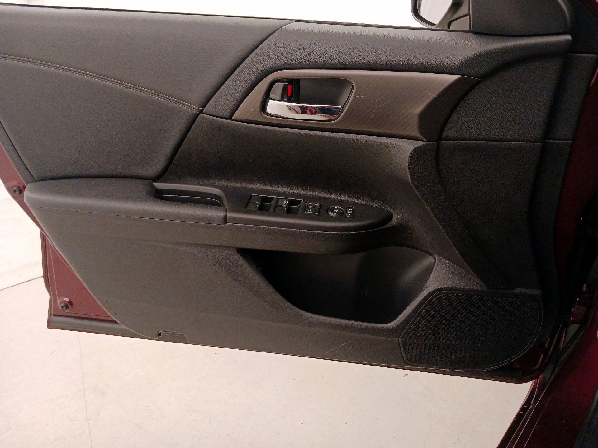 Thumbnail: 2016 Honda Accord - 12