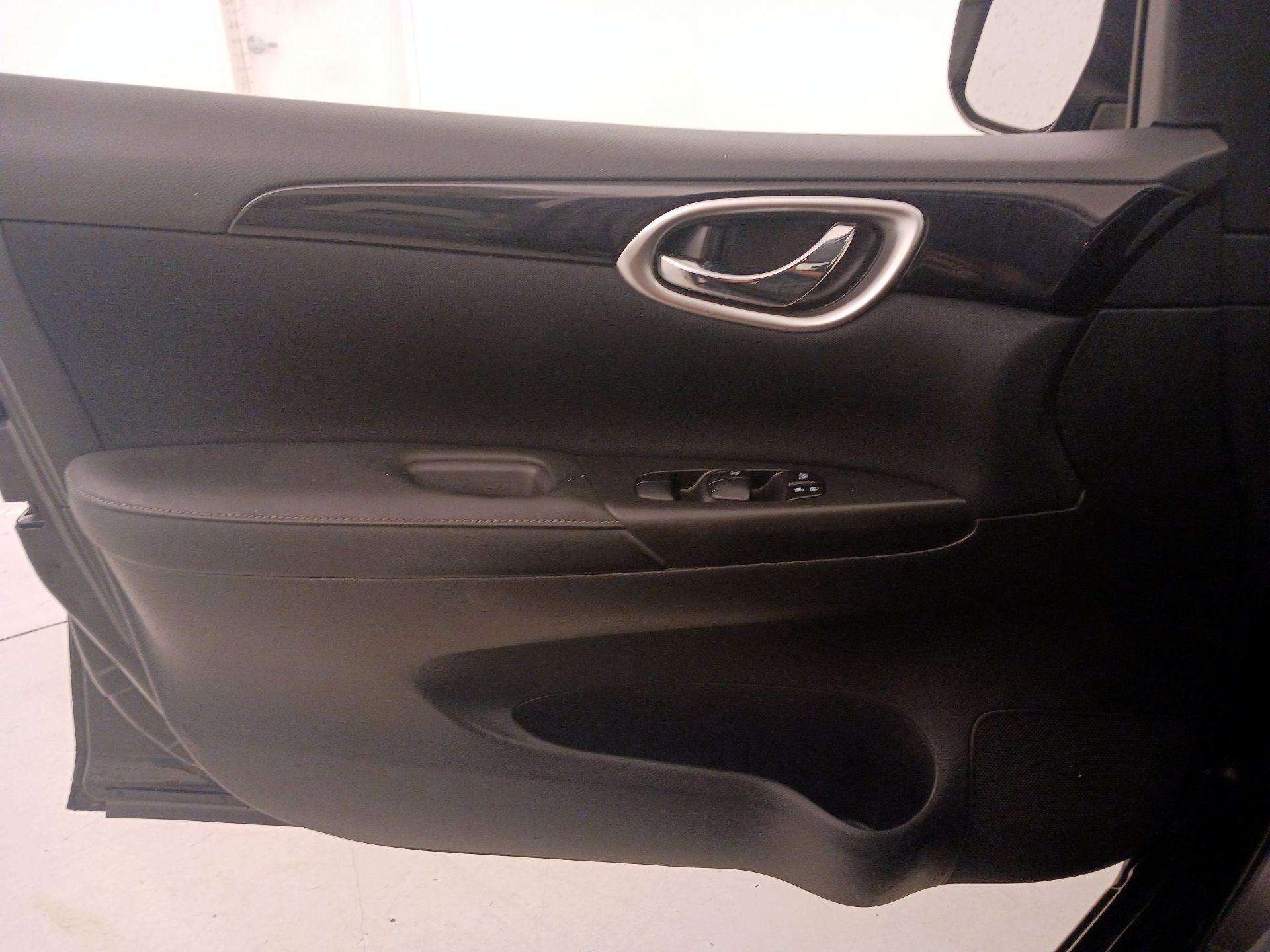 Thumbnail: 2018 Nissan Sentra - 12