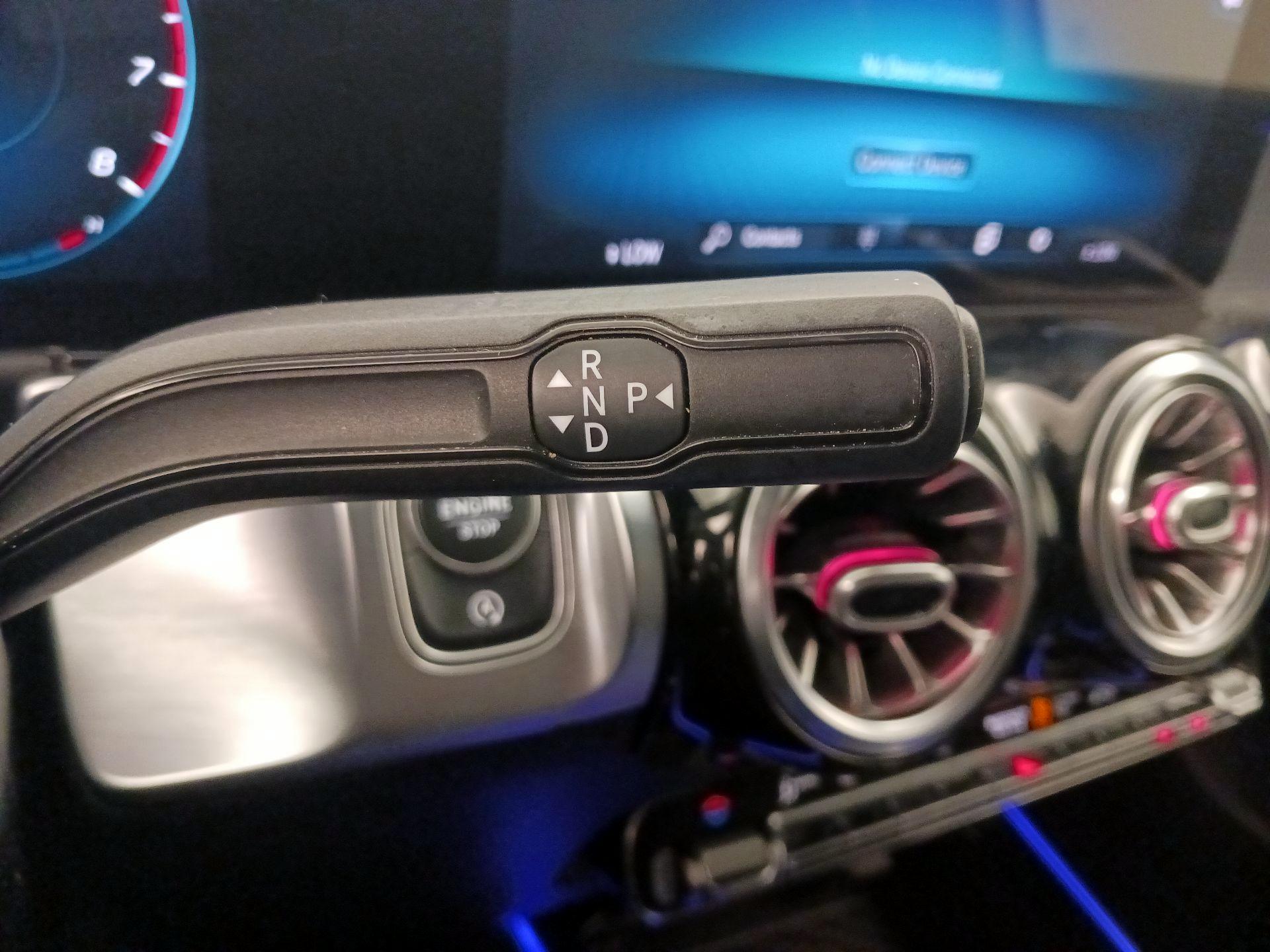 Thumbnail: 2020 Mercedes-Benz GLB - 17
