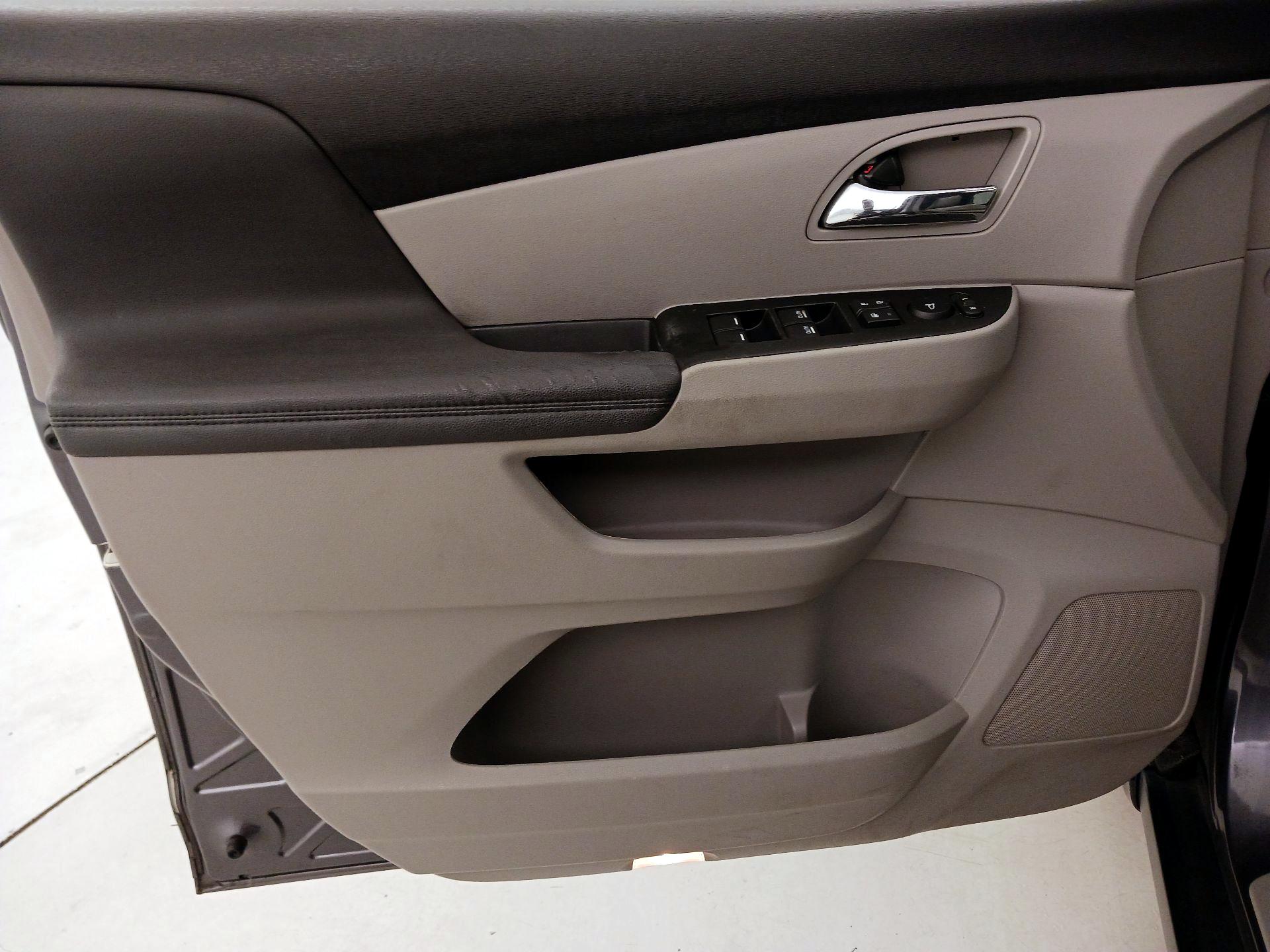 Thumbnail: 2015 Honda Odyssey - 12