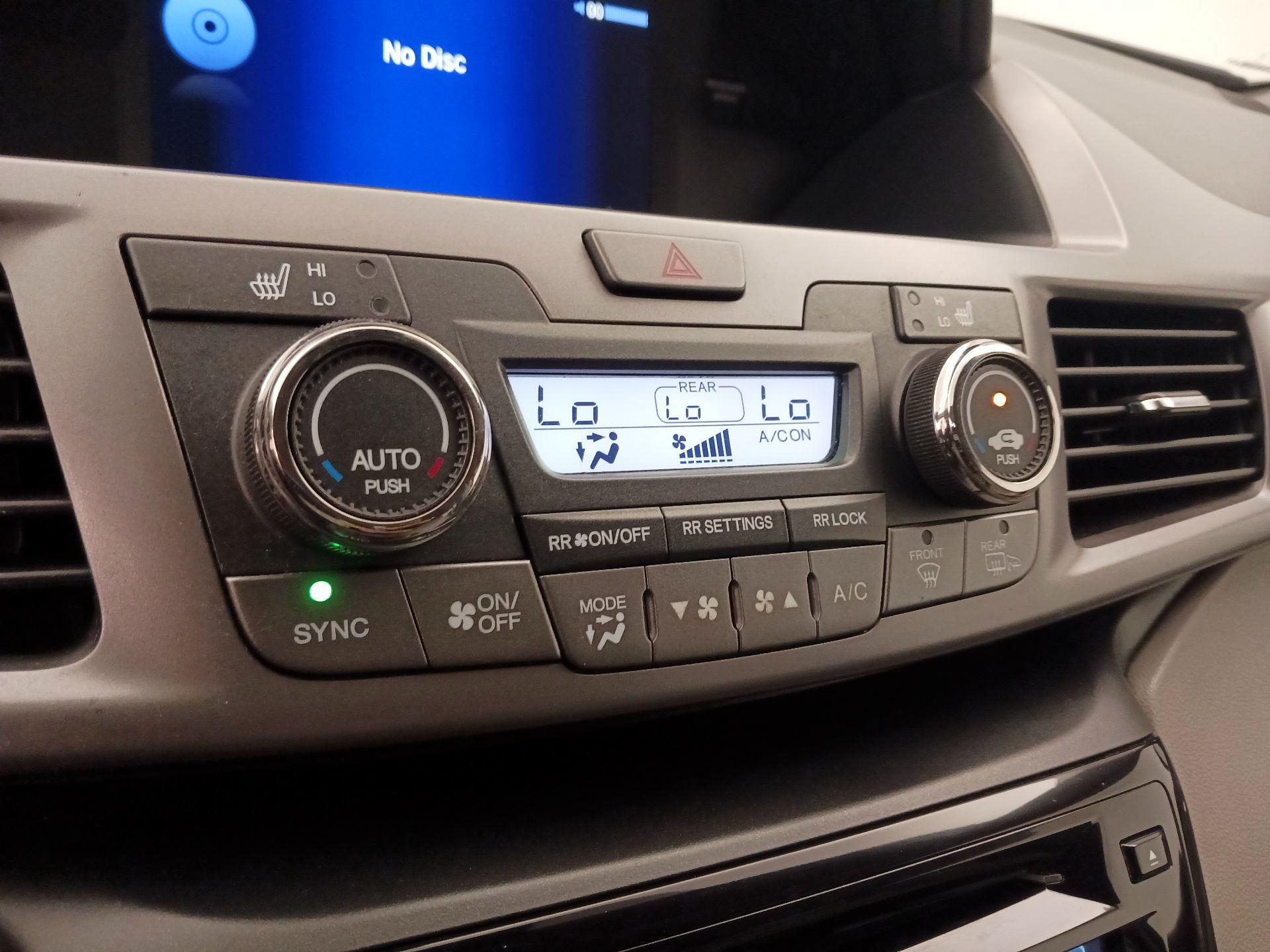 Thumbnail: 2015 Honda Odyssey - 16