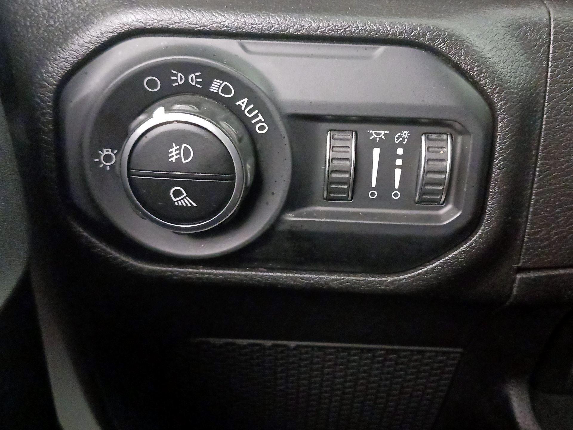 Thumbnail: 2020 Jeep Gladiator - 13