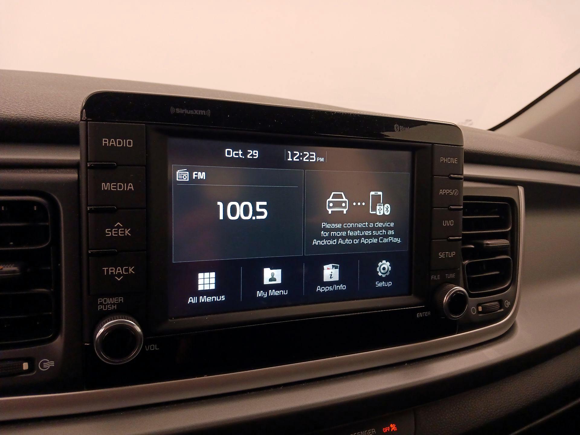 Thumbnail: 2020 Kia Rio - 15