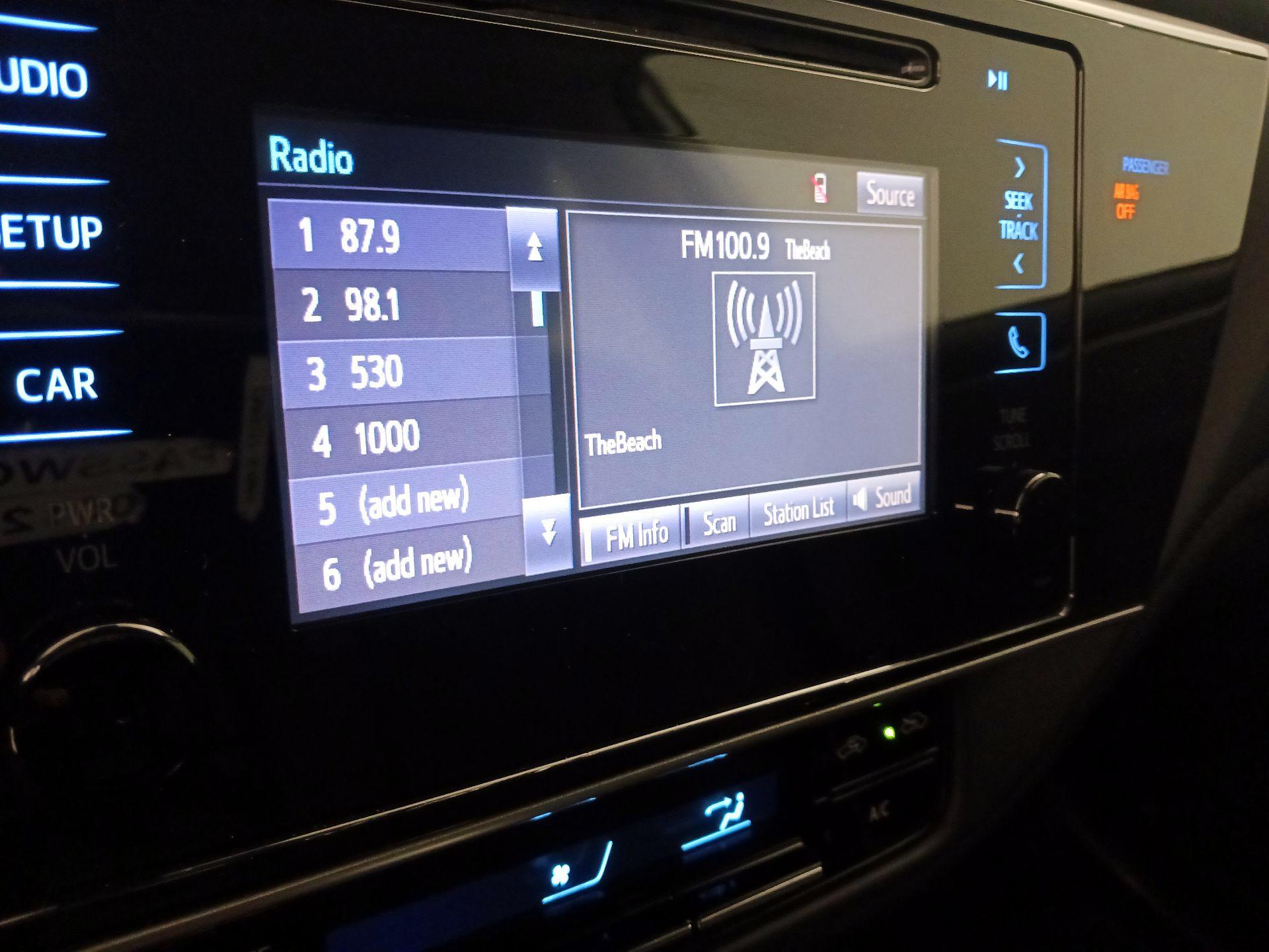 Thumbnail: 2018 Toyota Corolla - 15
