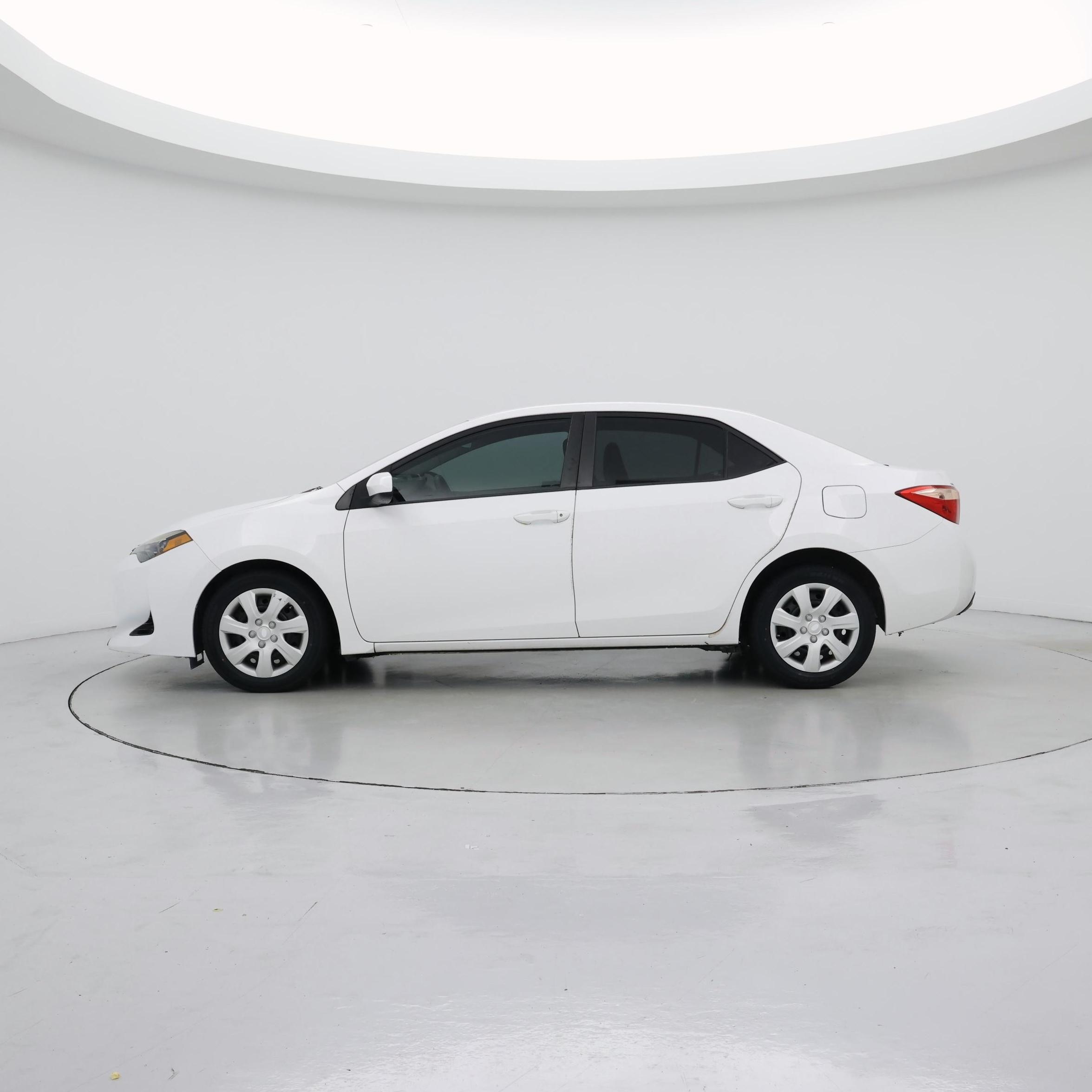 Thumbnail: 2018 Toyota Corolla - 3