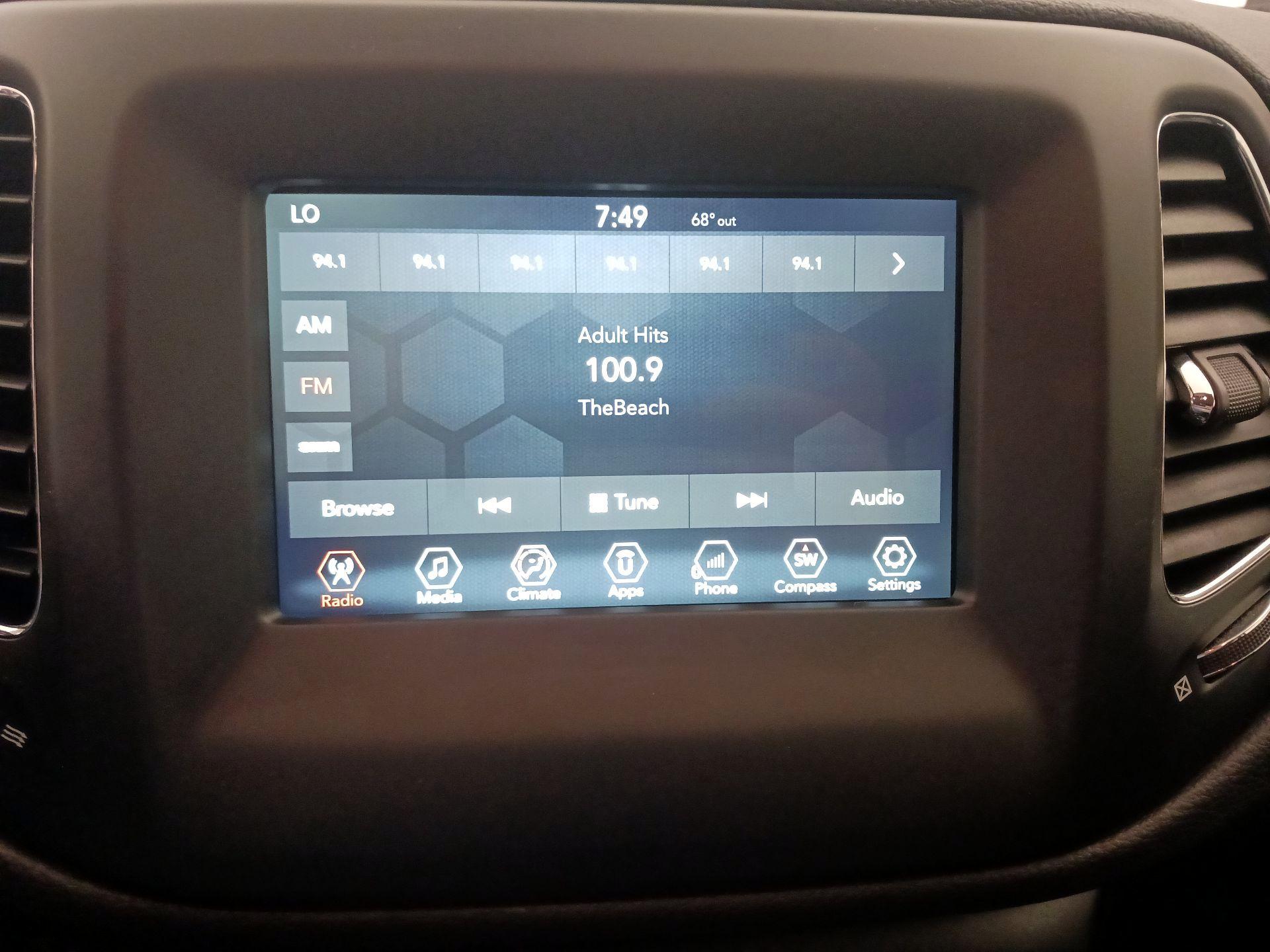 Thumbnail: 2018 Jeep Compass - 15