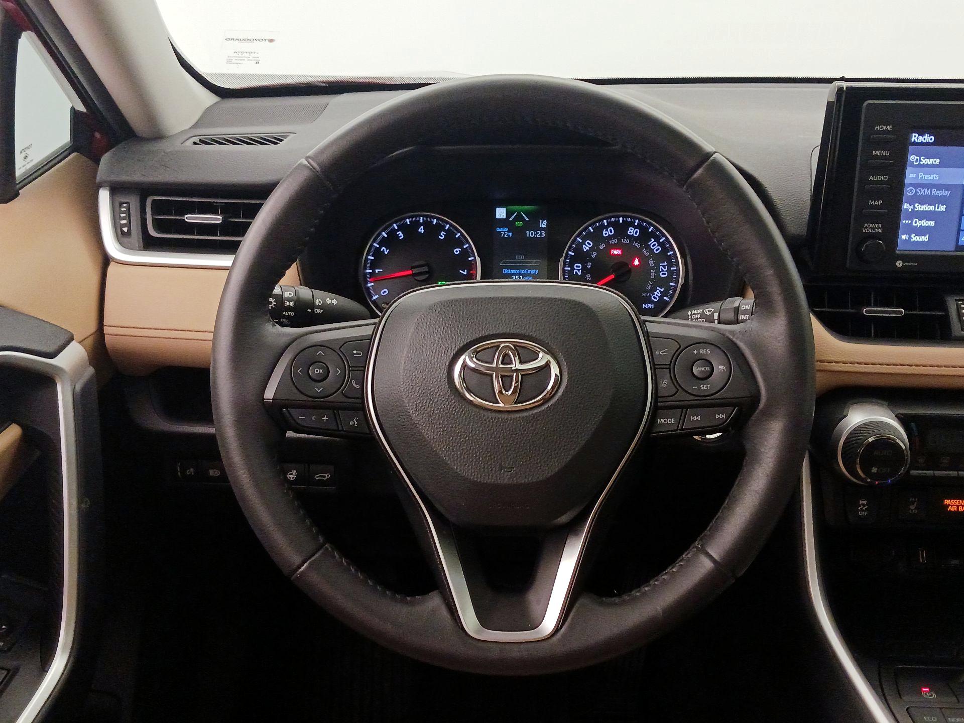 Thumbnail: 2022 Toyota RAV4 - 10