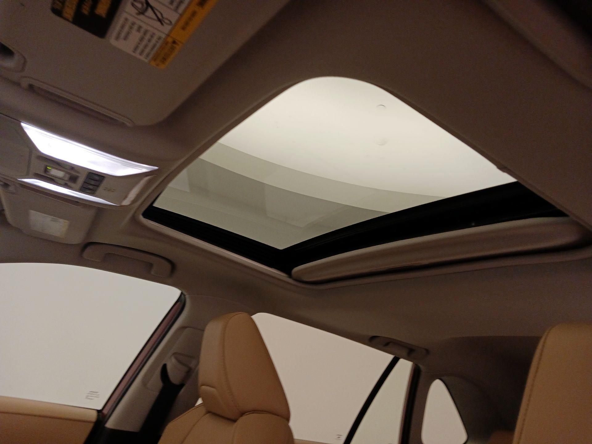 Thumbnail: 2022 Toyota RAV4 - 19