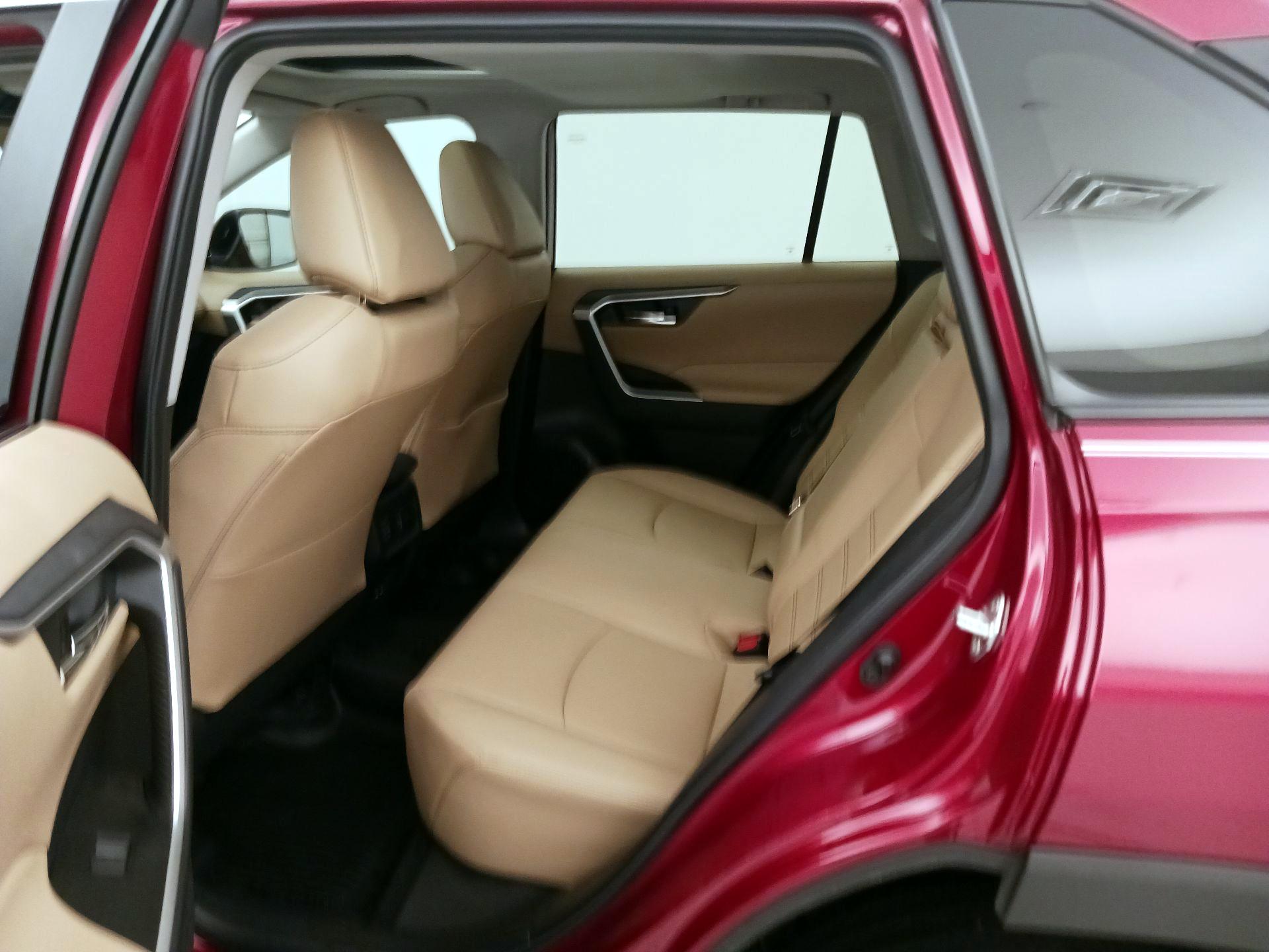 Thumbnail: 2022 Toyota RAV4 - 20