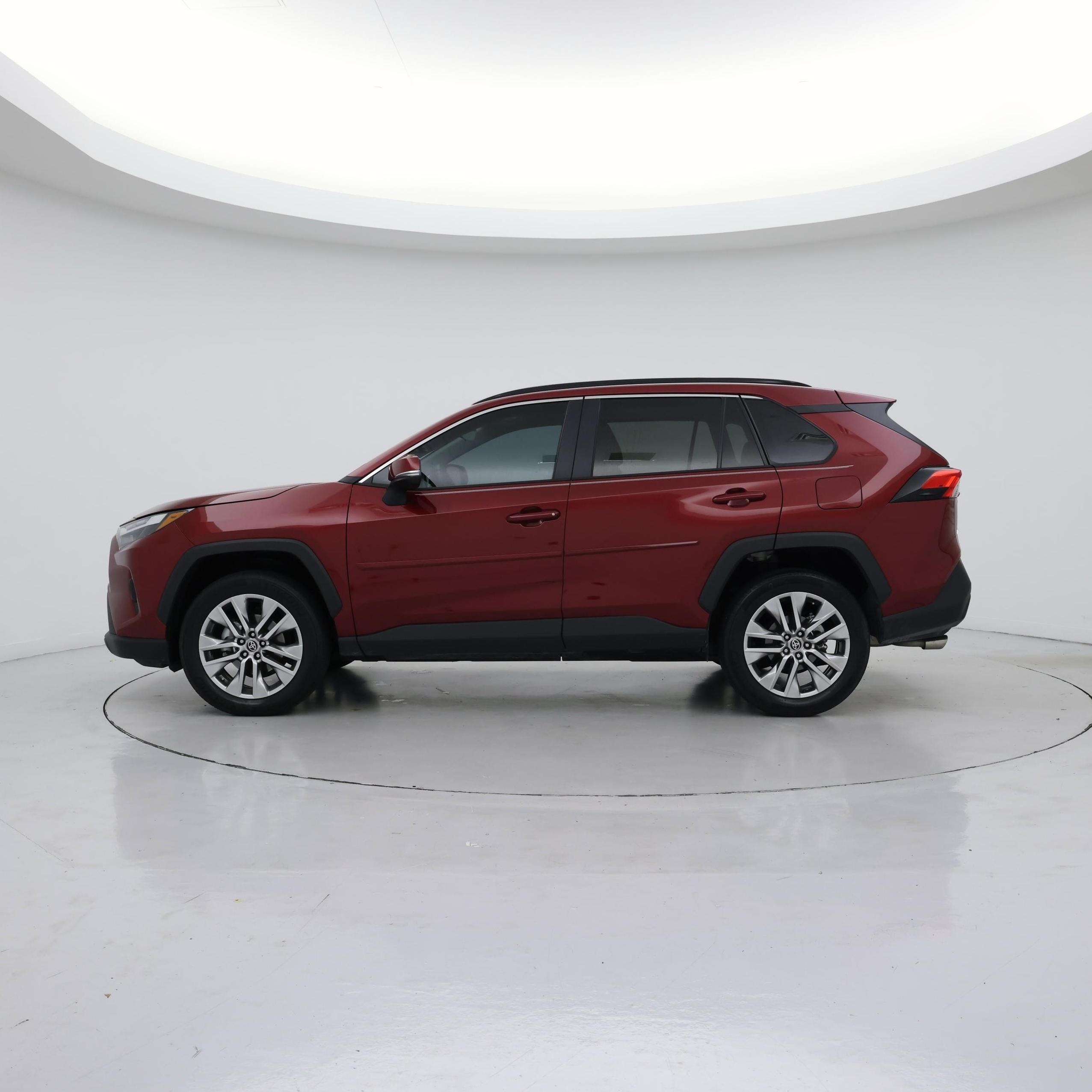 Thumbnail: 2022 Toyota RAV4 - 3