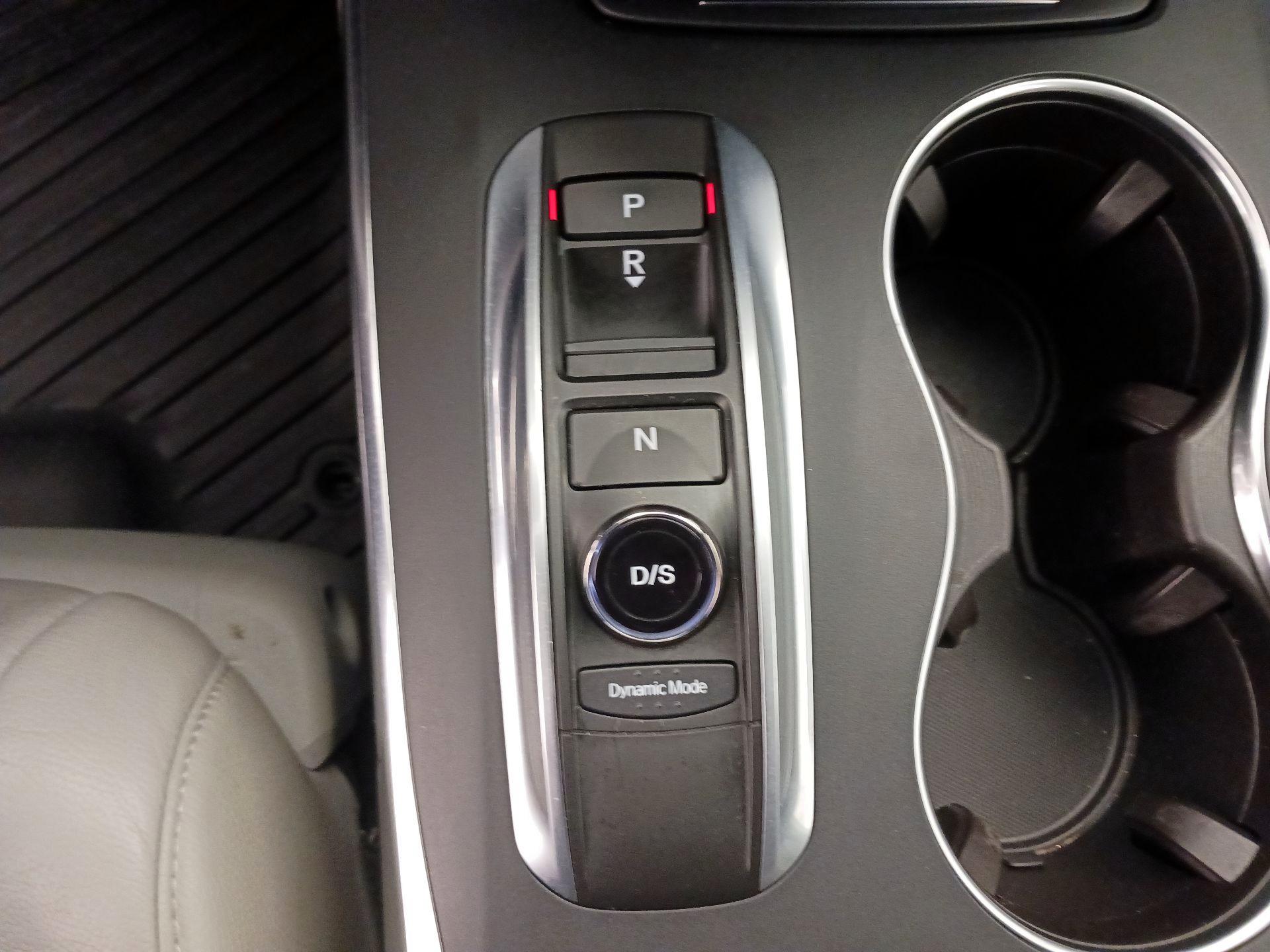 Thumbnail: 2017 Acura MDX - 17