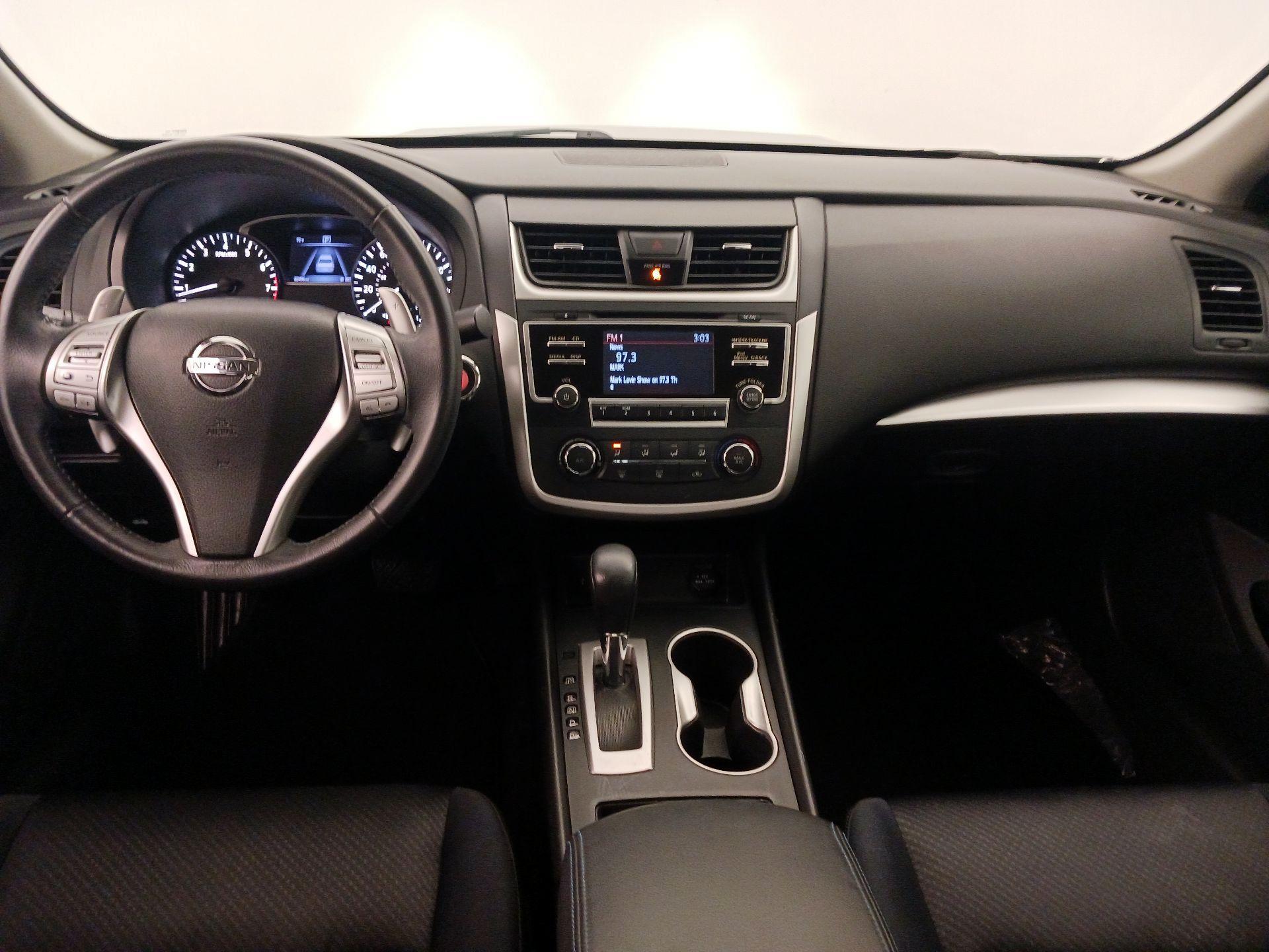 Thumbnail: 2017 Nissan Altima - 9