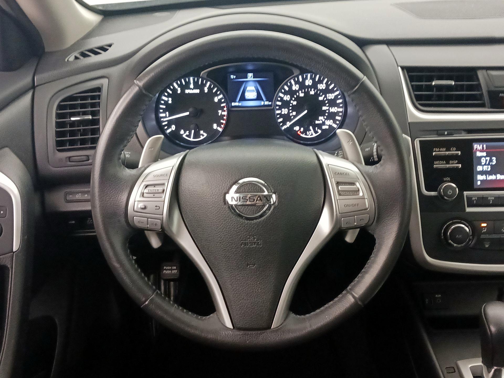Thumbnail: 2017 Nissan Altima - 10