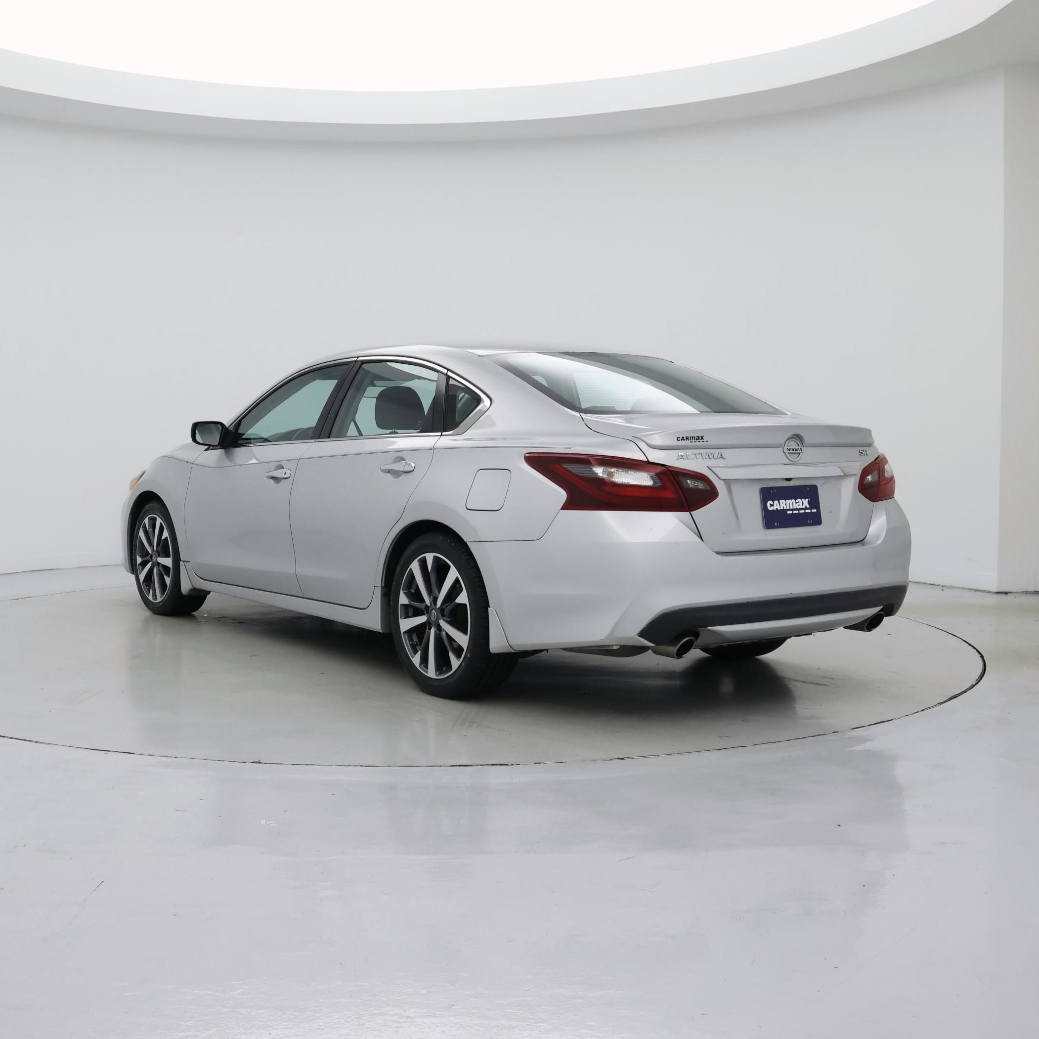 Thumbnail: 2017 Nissan Altima - 2