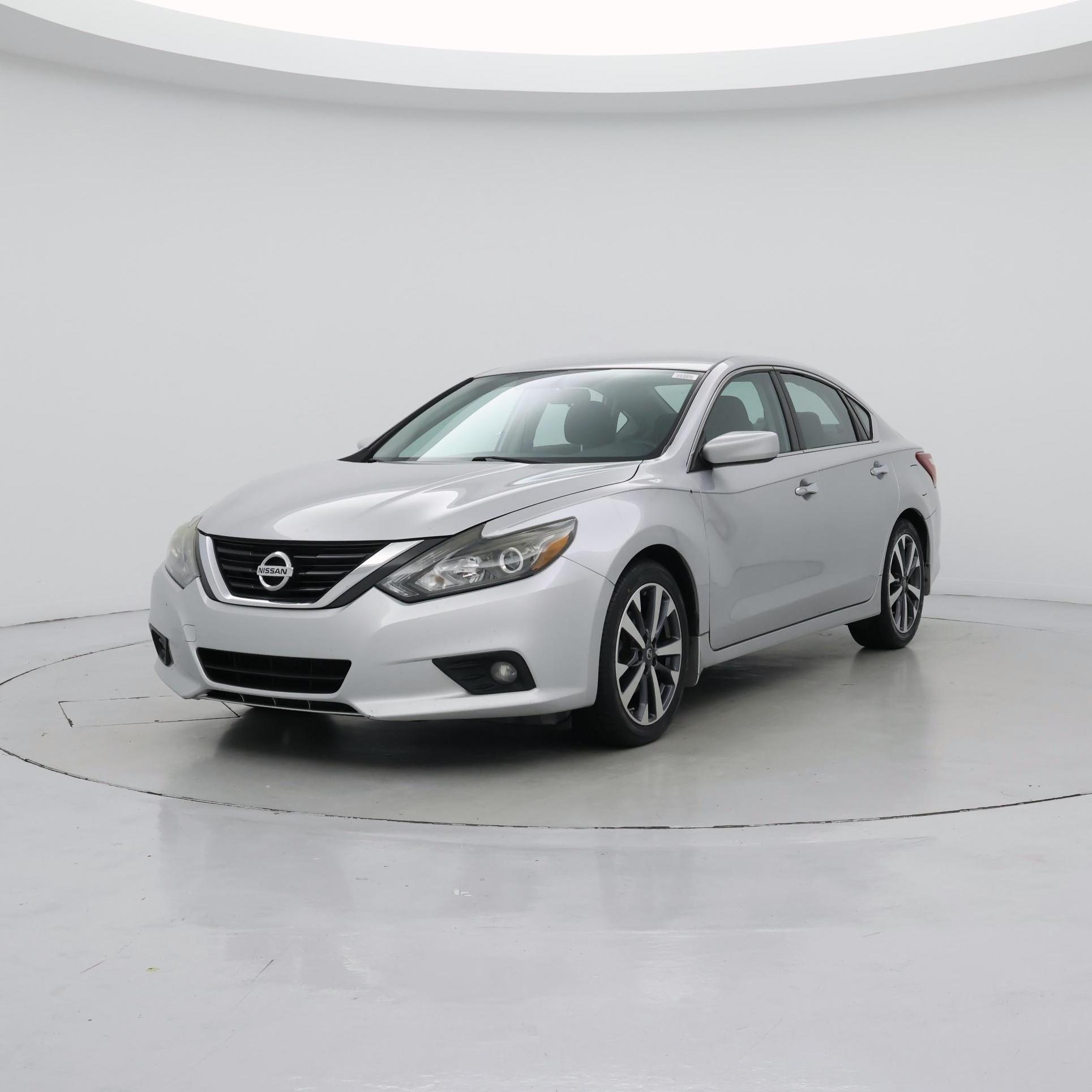 Thumbnail: 2017 Nissan Altima - 4